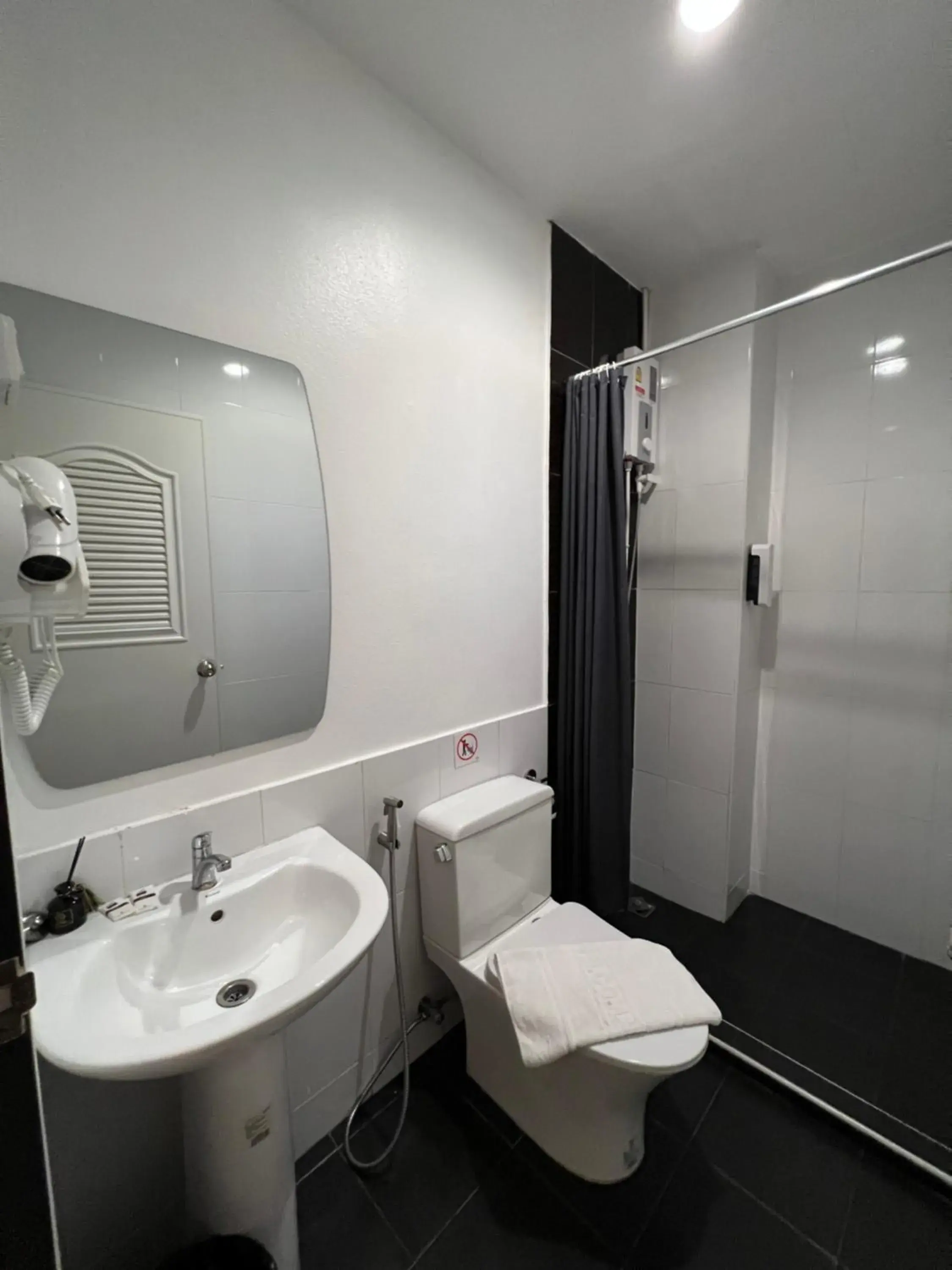 Nap at 265 Donmeaung Nap at 265 Donmeaung