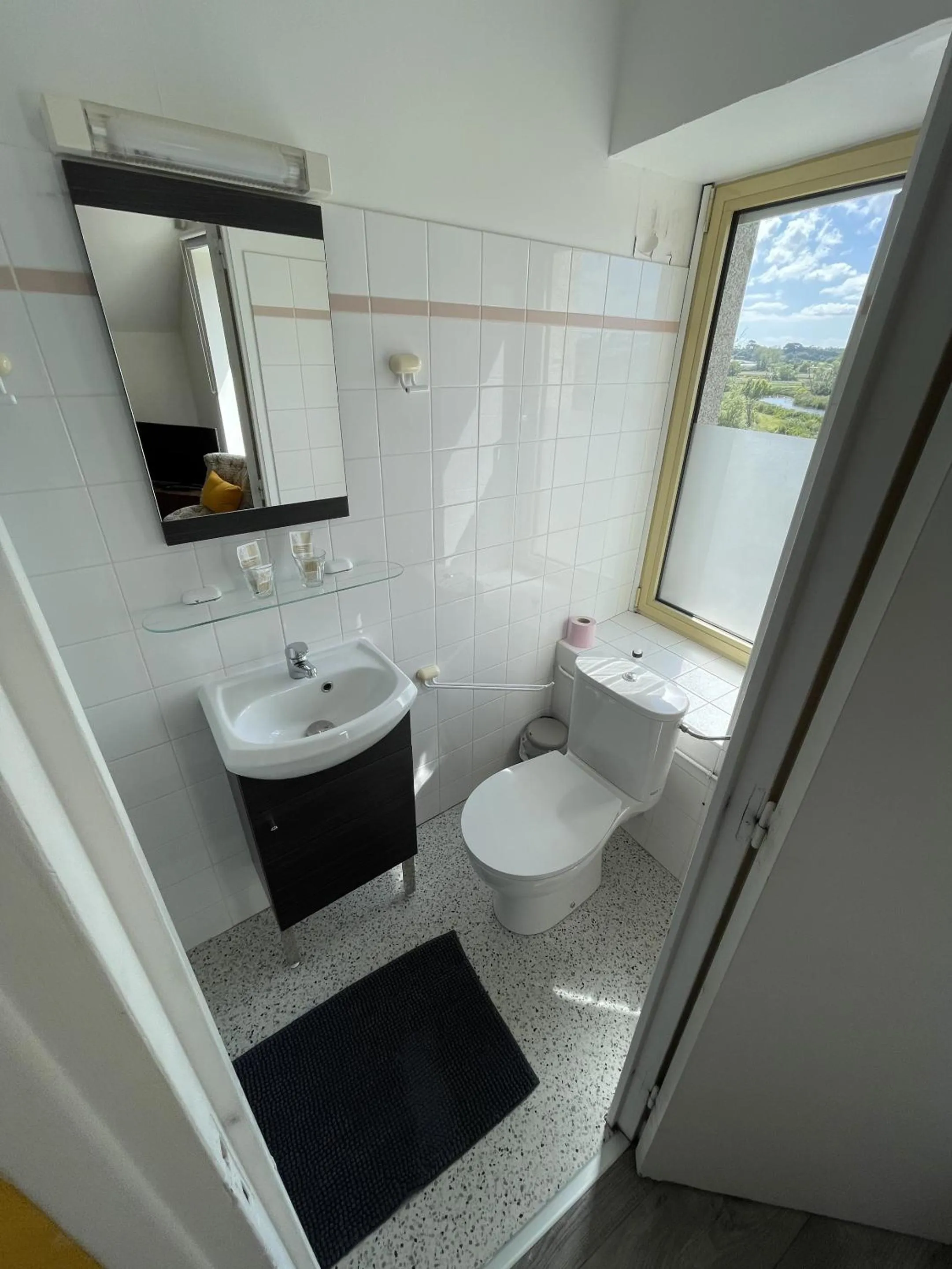 Bathroom in TREAS GLAZ