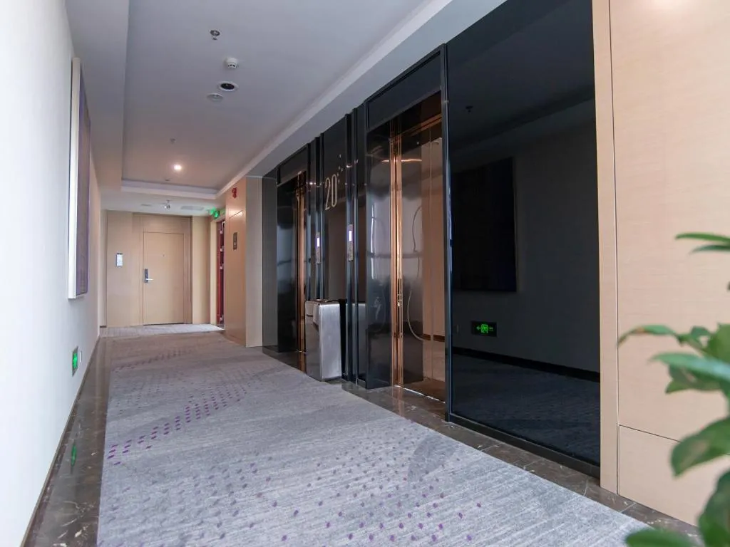 Lavande Hotel Bazhong Fortune Center