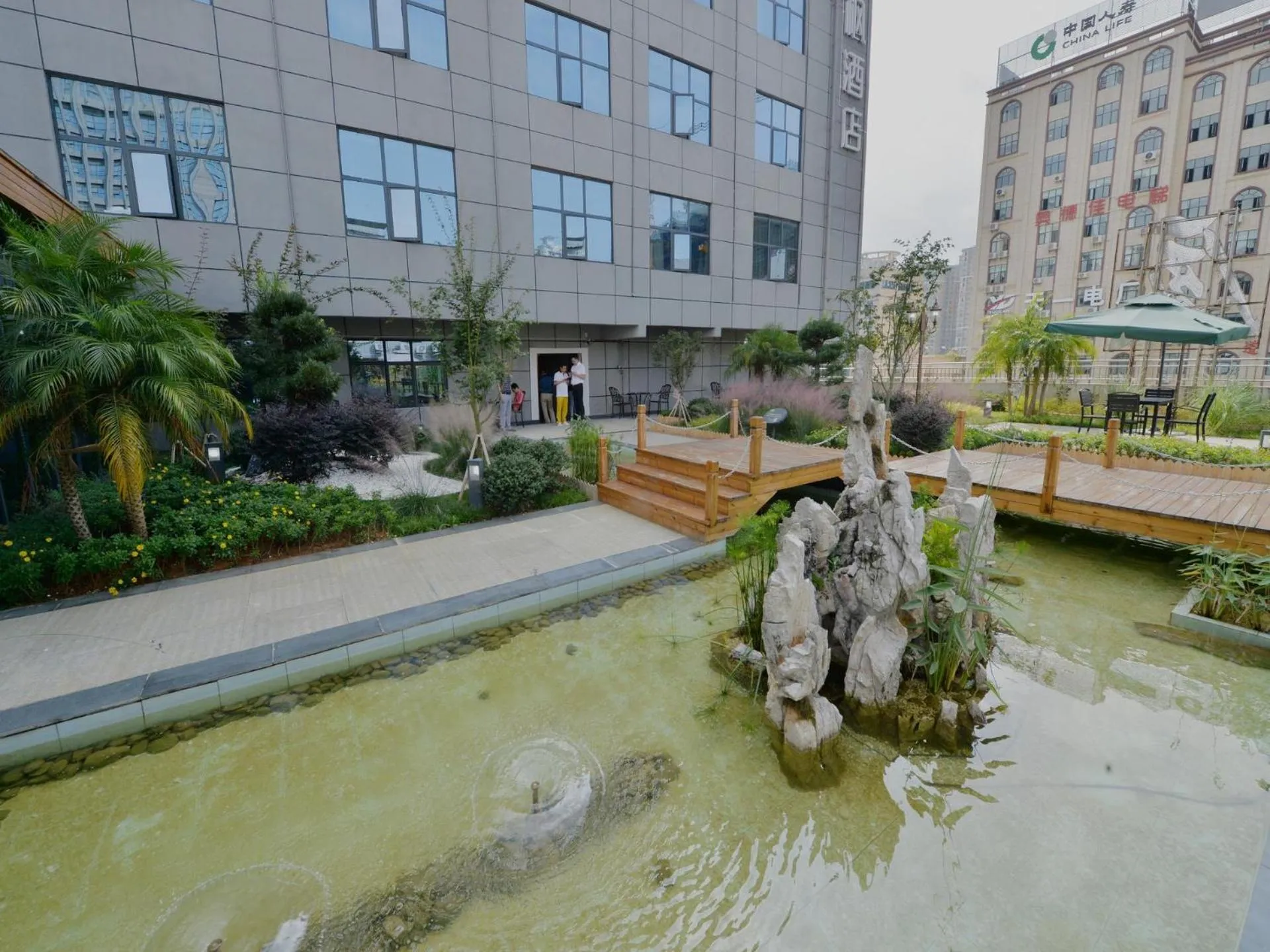 Lavande Hotel Xingyi Jushan Avenue