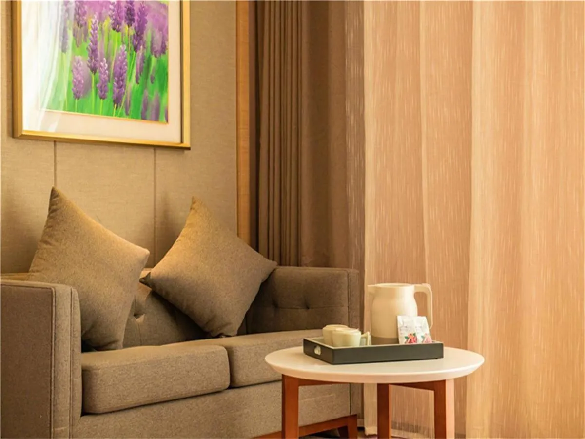 Lavande Hotel Jiangmen Golf Club