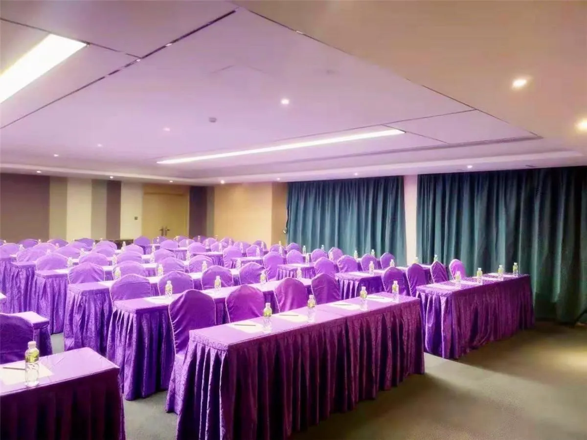 Lavande Hotel Jiangmen Golf Club