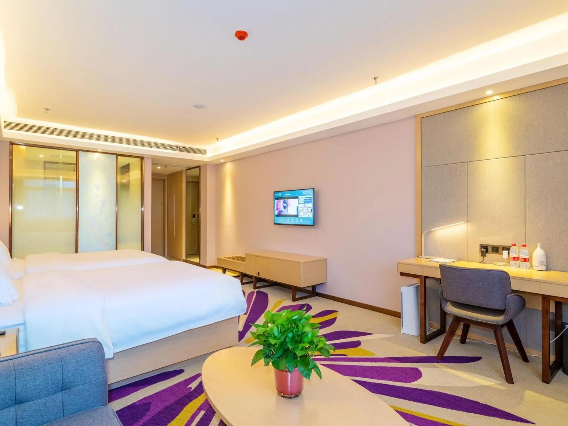 Lavande Hotel Anshun West High-speed Rrailway Station