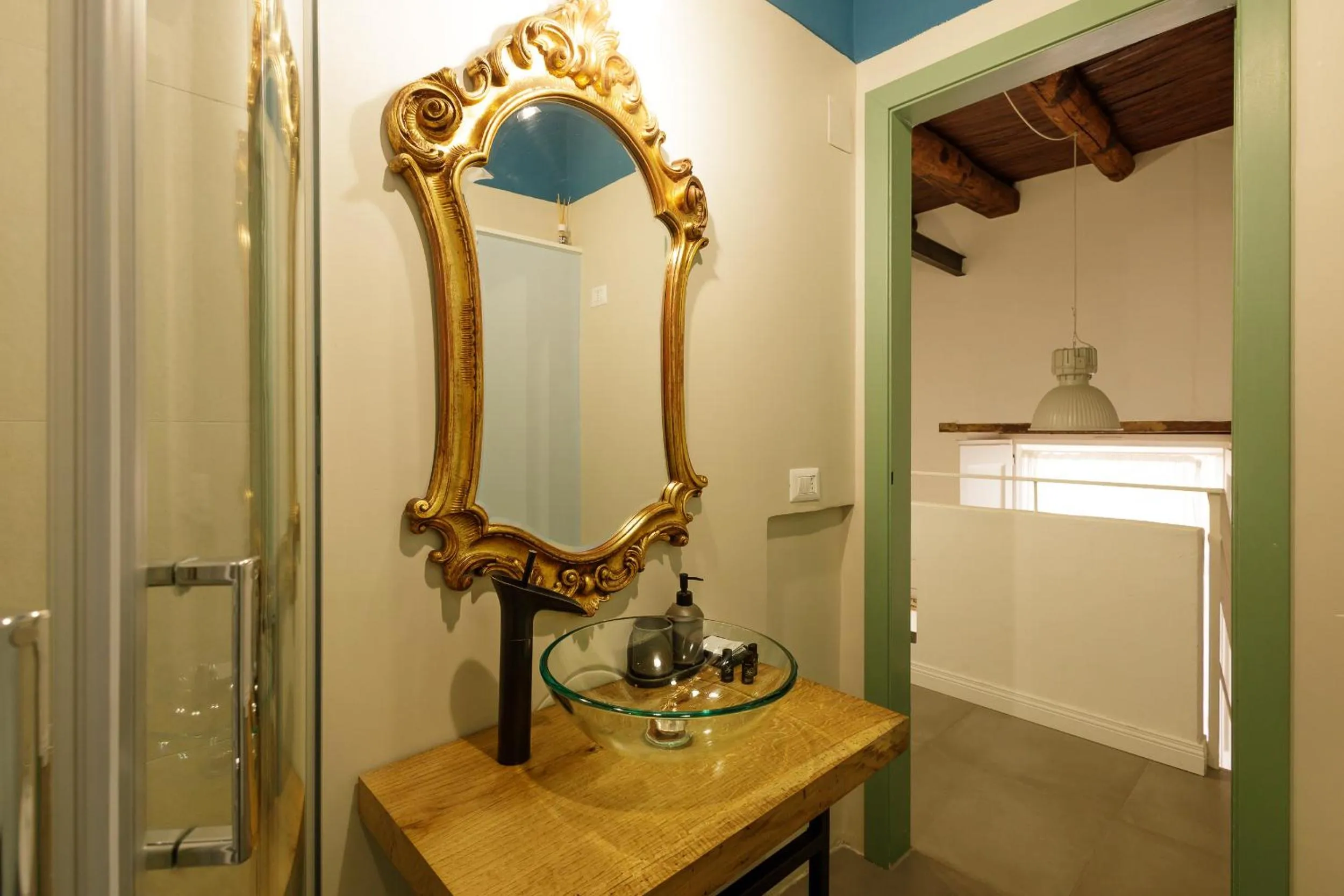 Bathroom in Palà Suites