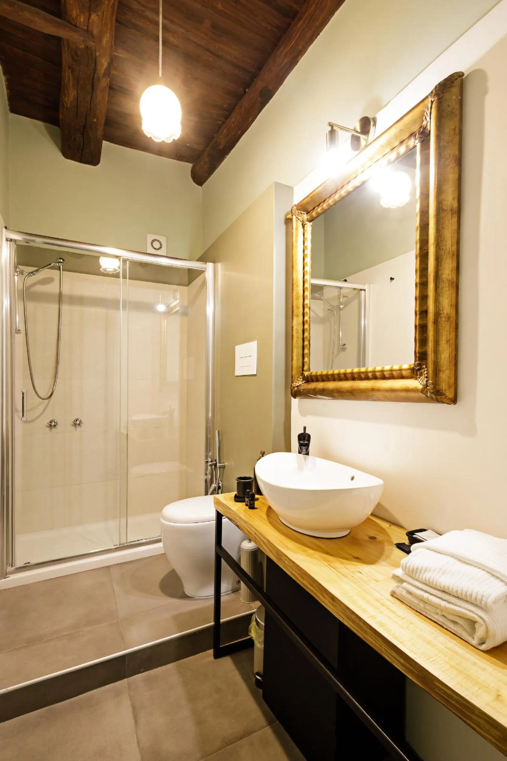 Bathroom in Palà Suites