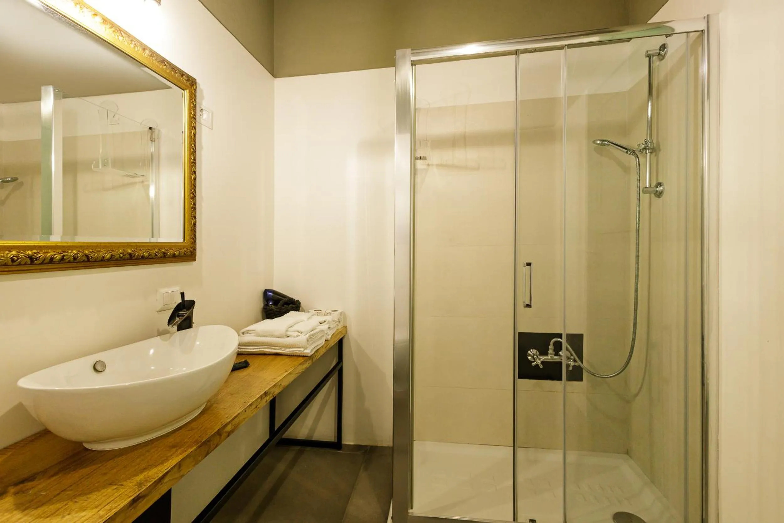 Bathroom in Palà Suites