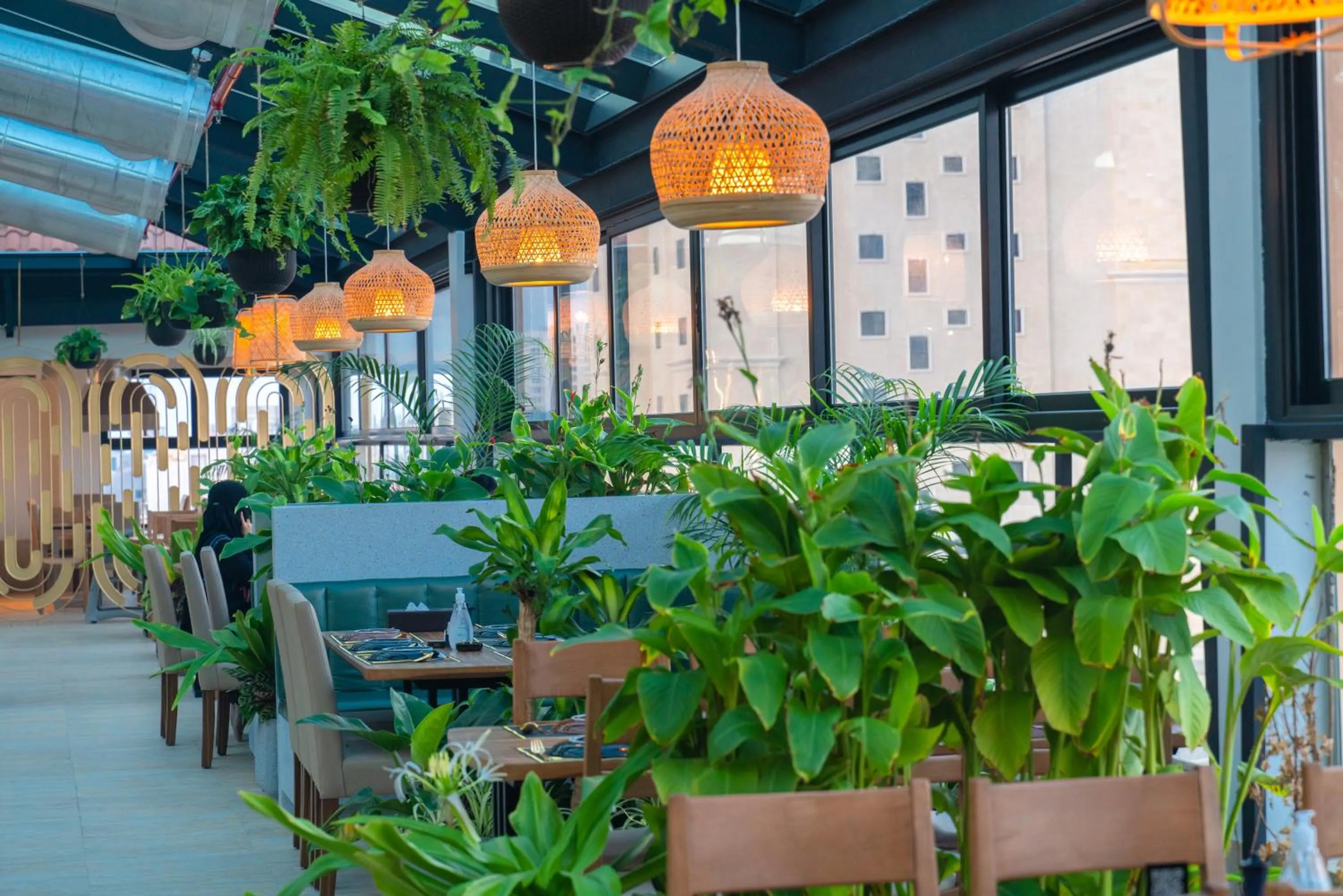 Restaurant/places to eat in Golden Tower Hotel Al Khobar Corniche