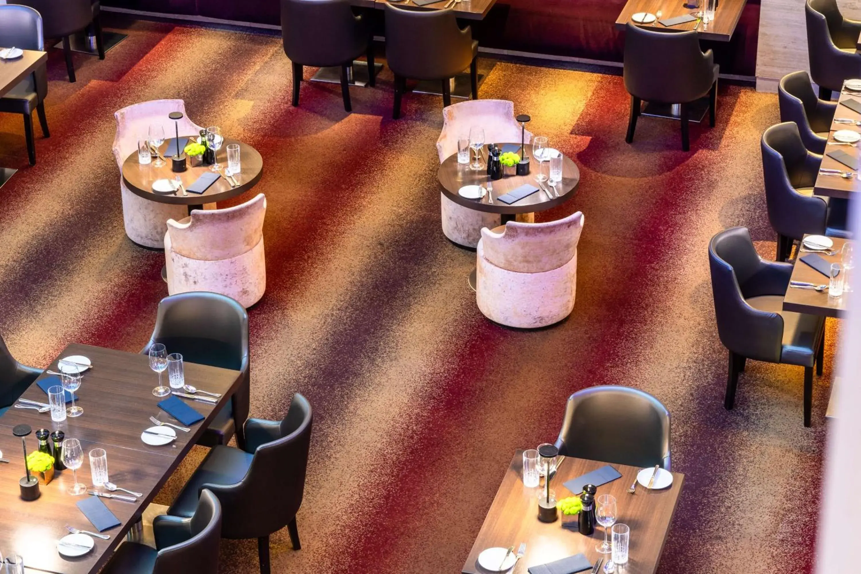 Restaurant/places to eat in Hilton Berlin Restaurant/places to eat in Hilton Berlin