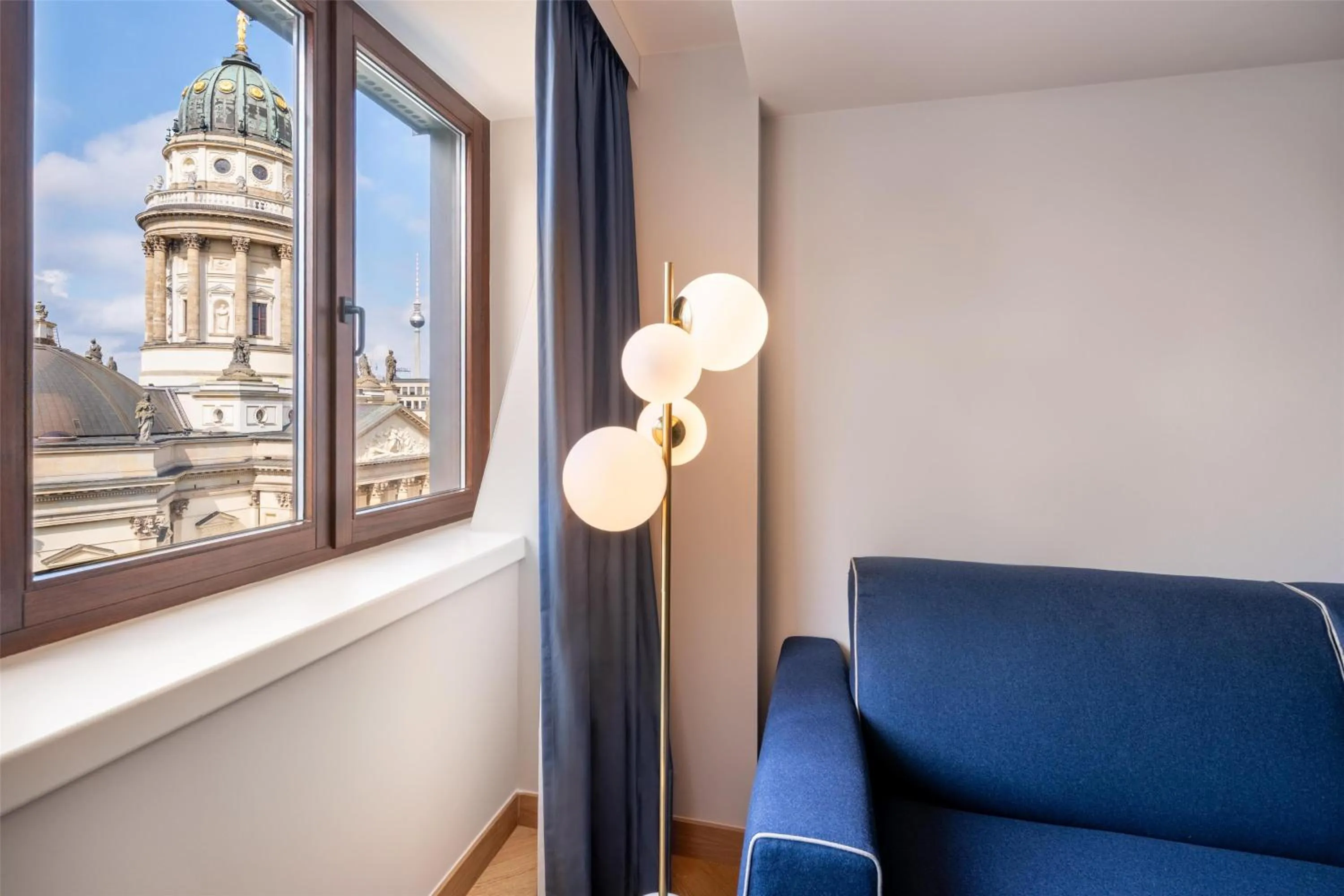 Living room in Hilton Berlin