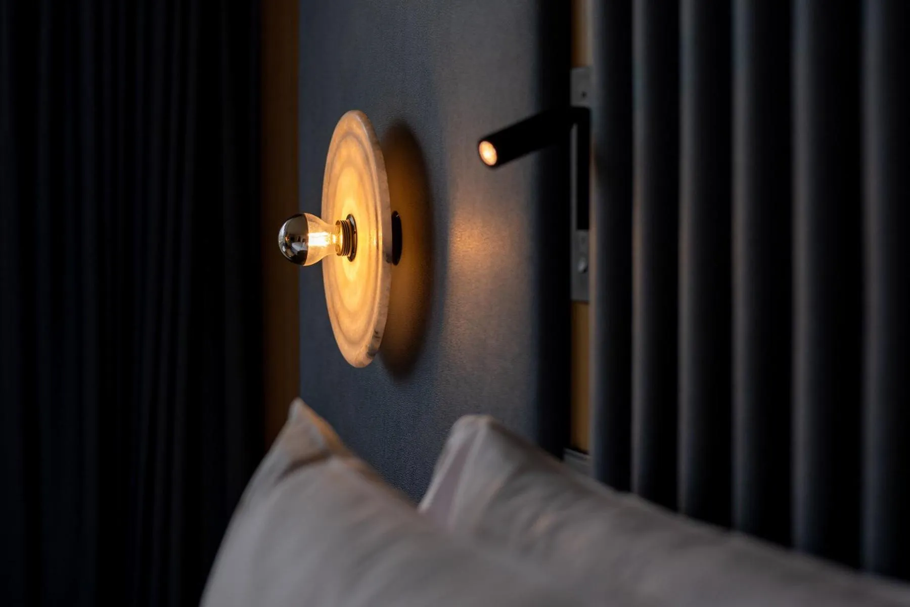 Bedroom, Bed in Hilton Berlin