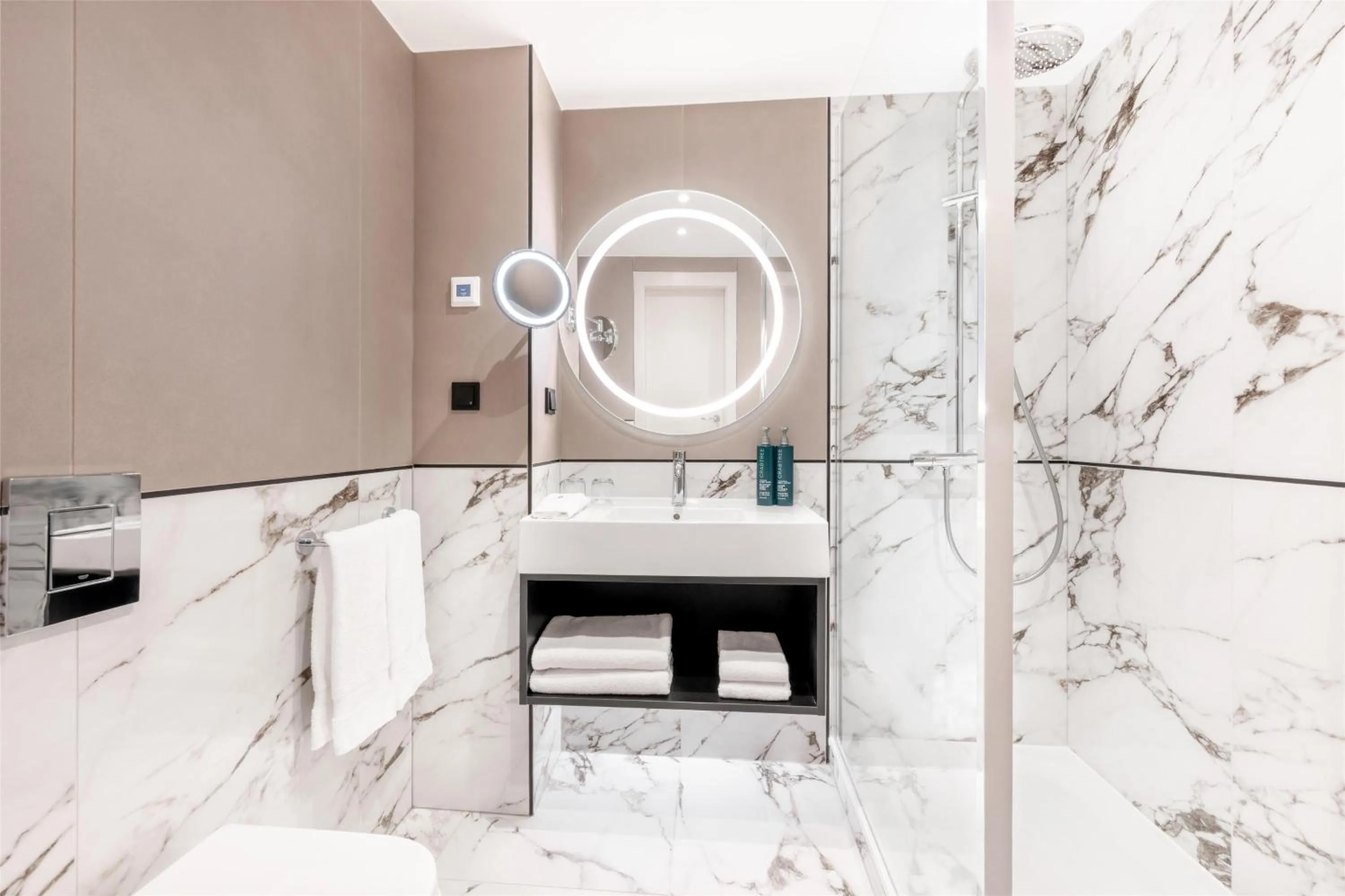 Bathroom in Hilton Berlin