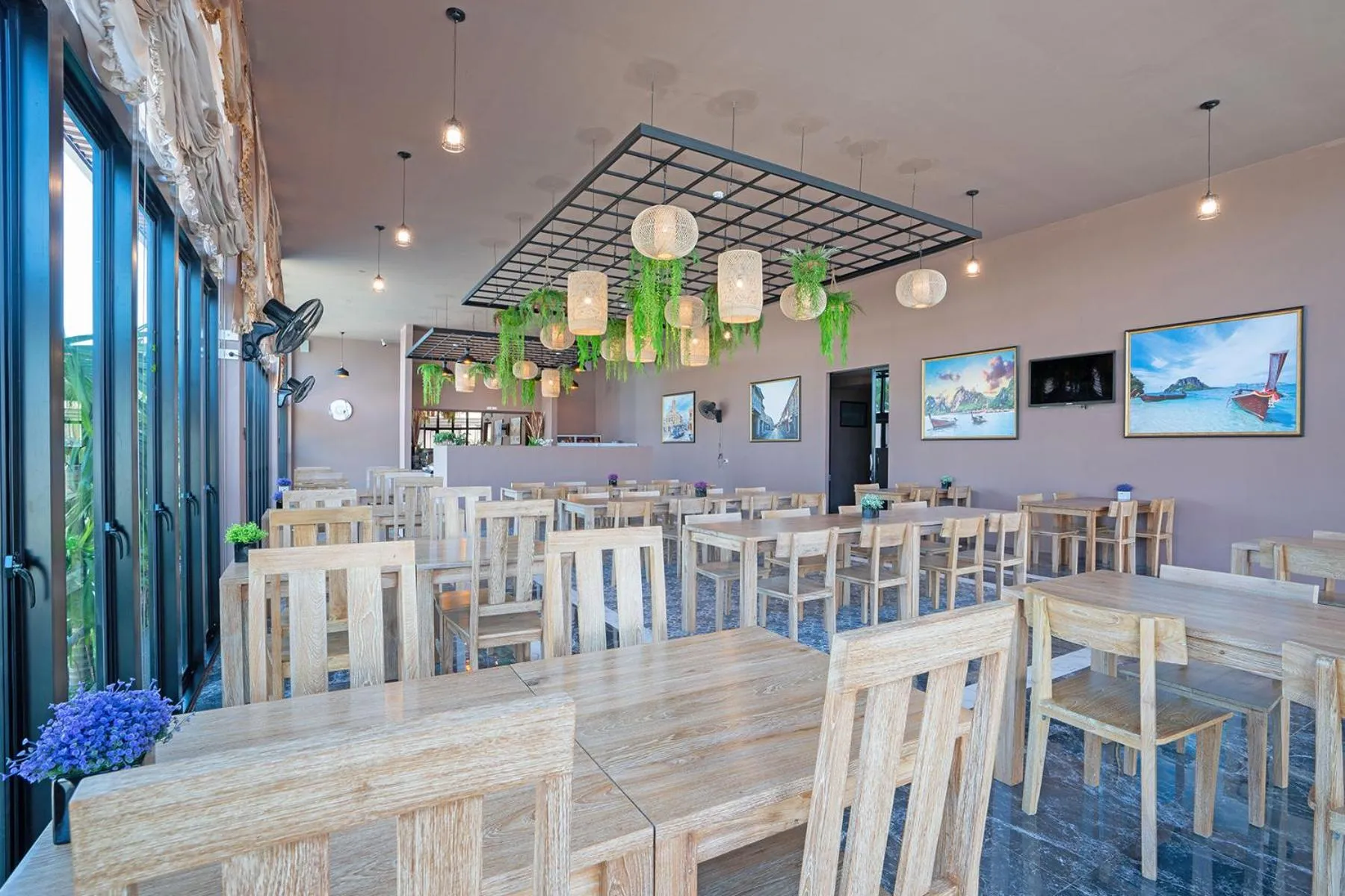 Restaurant/places to eat in Gold Chariot Pool Villa, Phuket - SHA Plus Certified