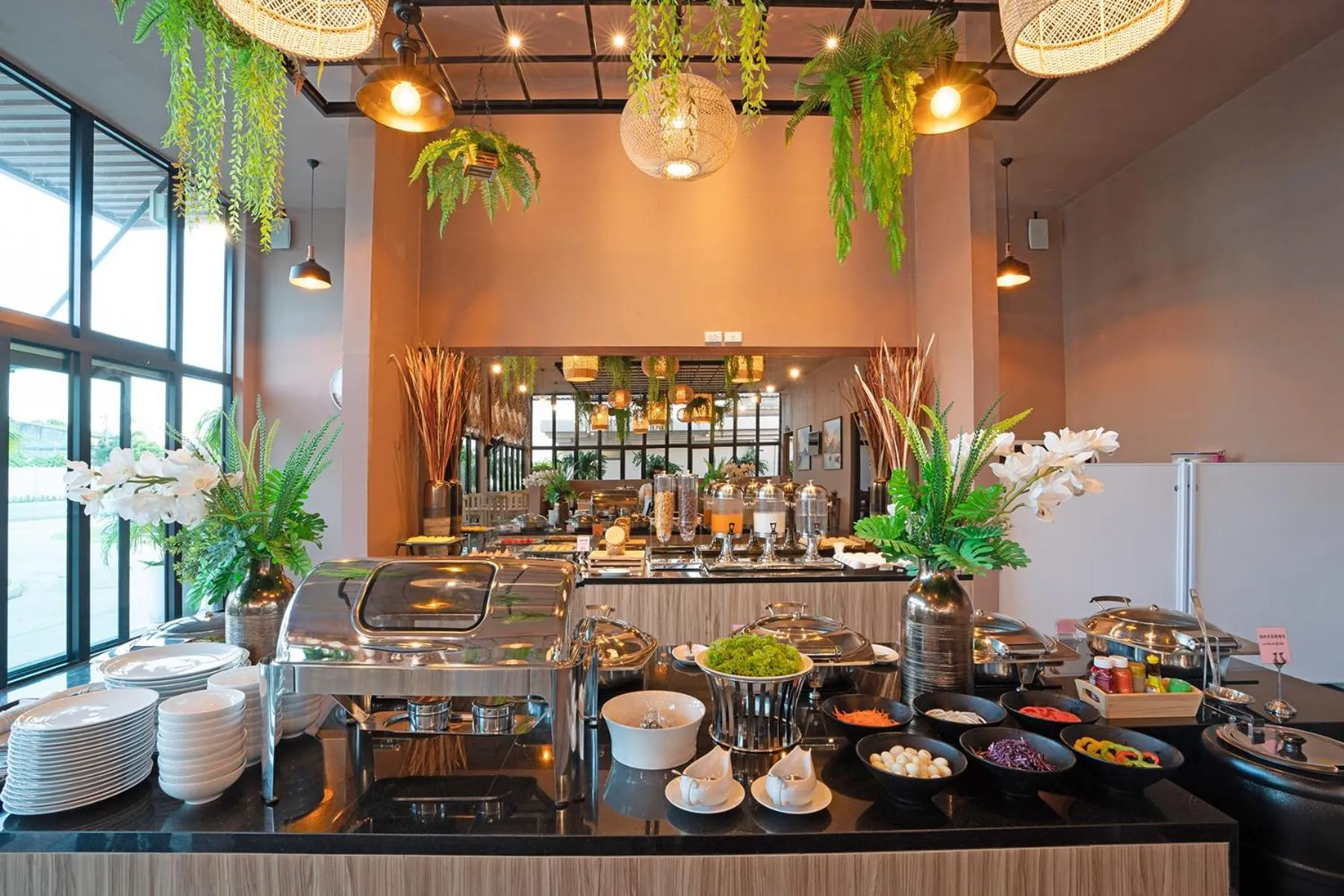 Restaurant/places to eat in Gold Chariot Pool Villa, Phuket - SHA Plus Certified