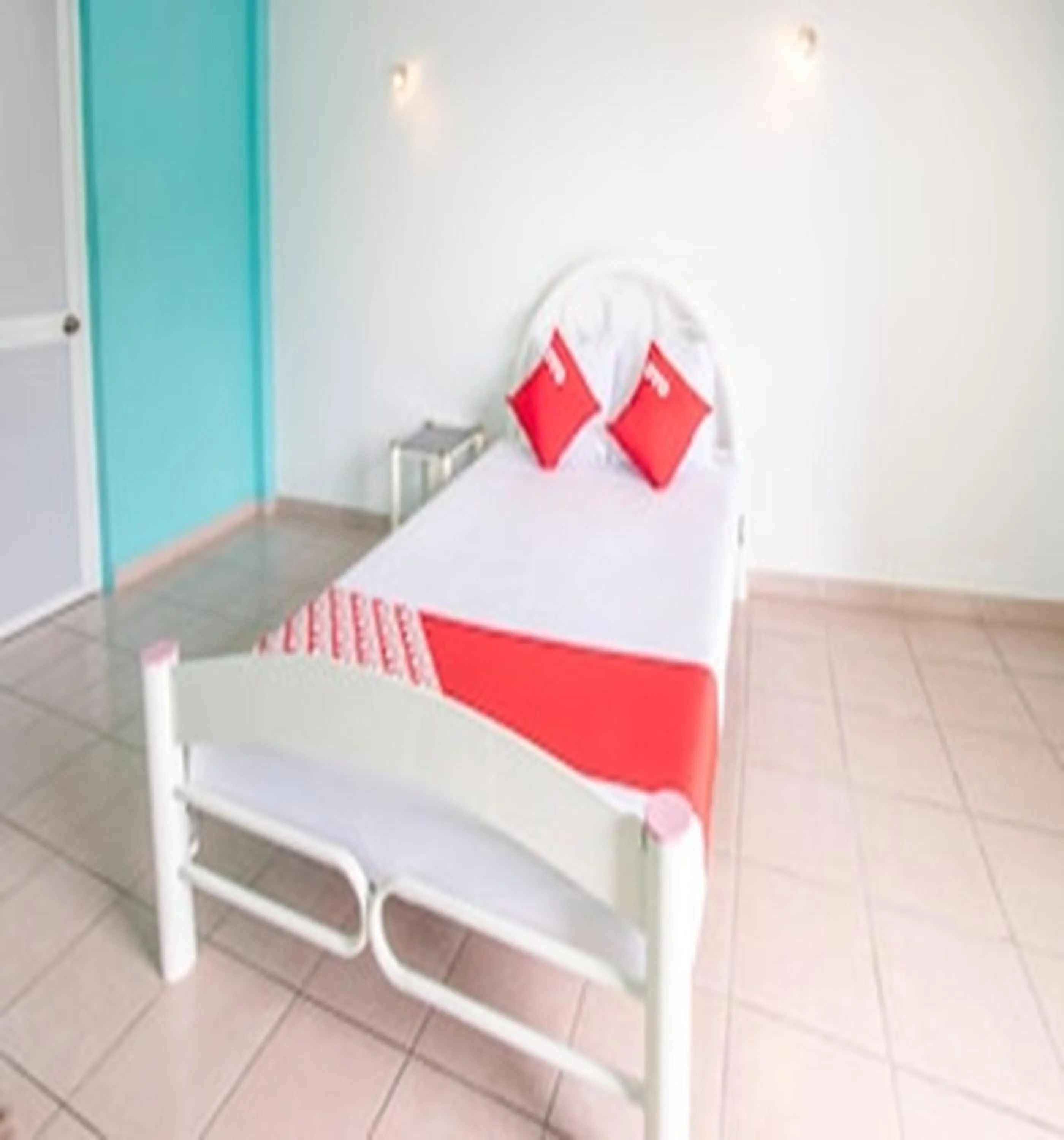 Photo of the whole room, Bed in OYO Hotel Estacion,José Cardel,Parque Central Revolución