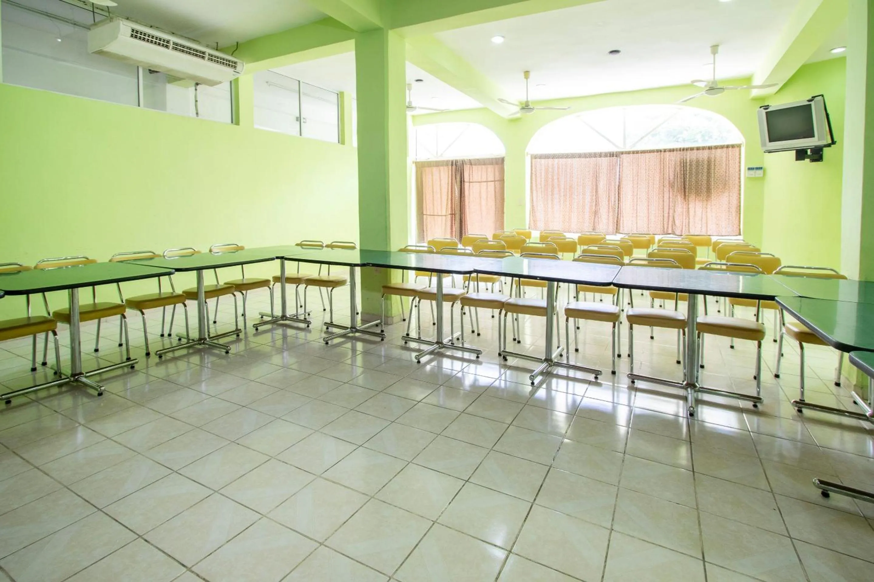 Banquet/Function facilities in OYO Hotel Estacion,José Cardel,Parque Central Revolución