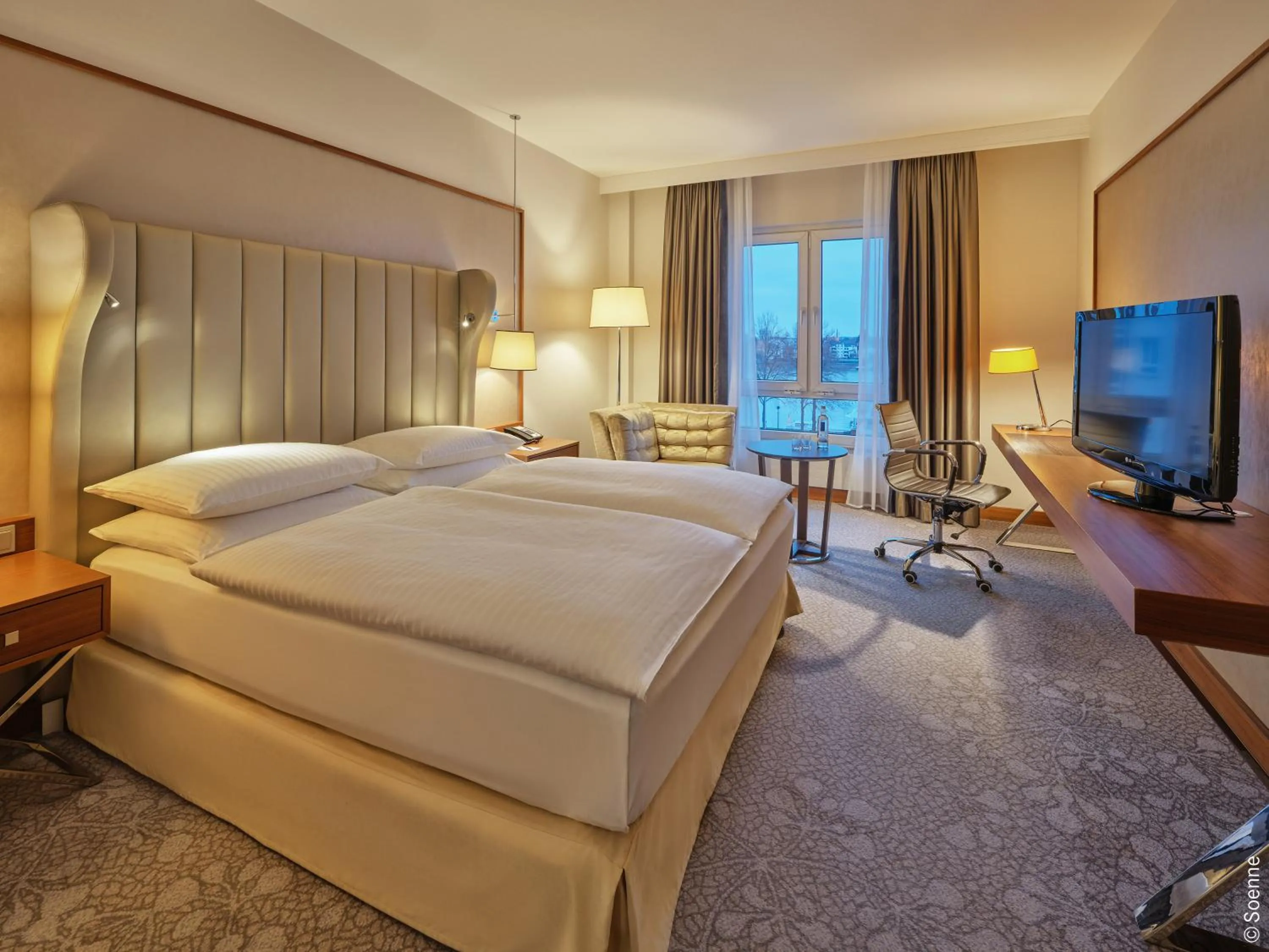 Photo of the whole room, Bed in Dorint Hotel Bonn