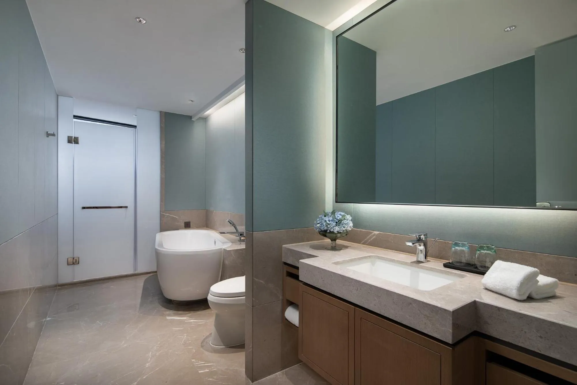 Toilet in Foreign Trade Centre C&D Hotel,Fuzhou