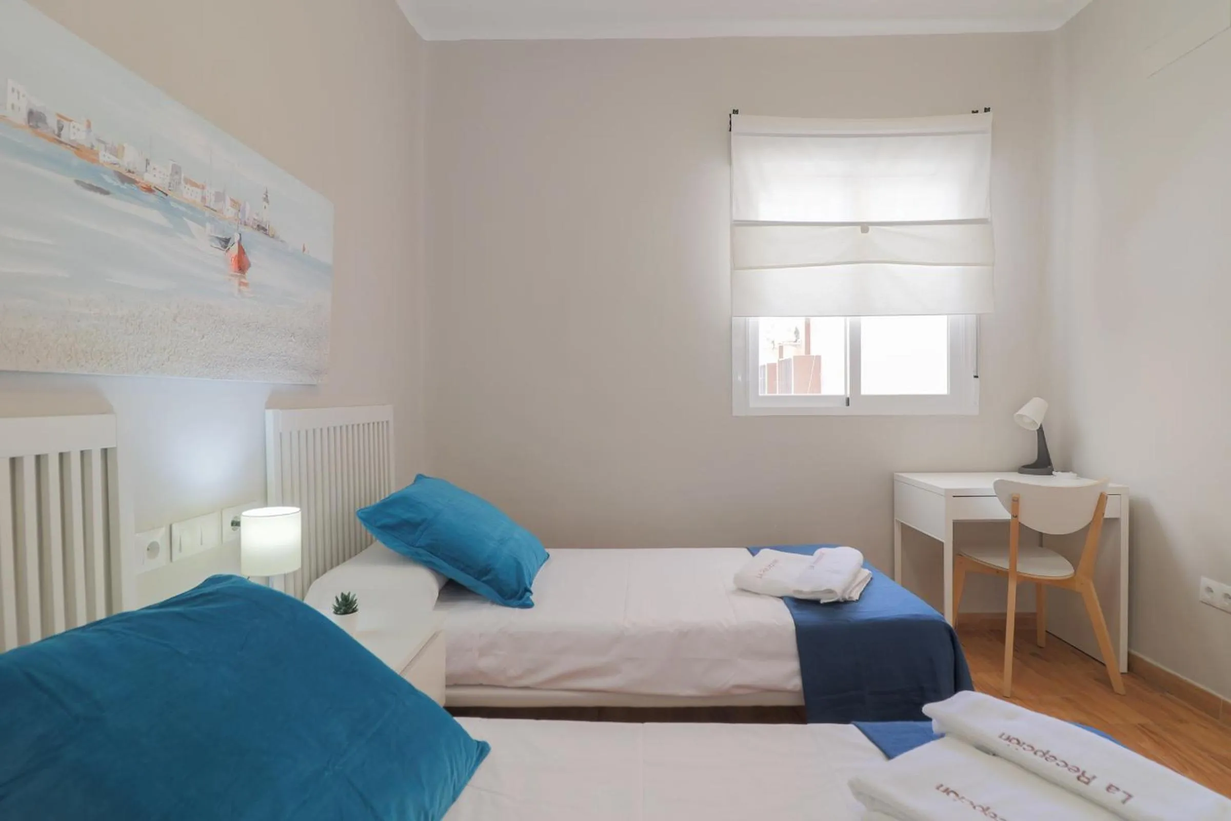 Bedroom, Bed in C102 - Huge and Stylish 5 Bedroom by the Center