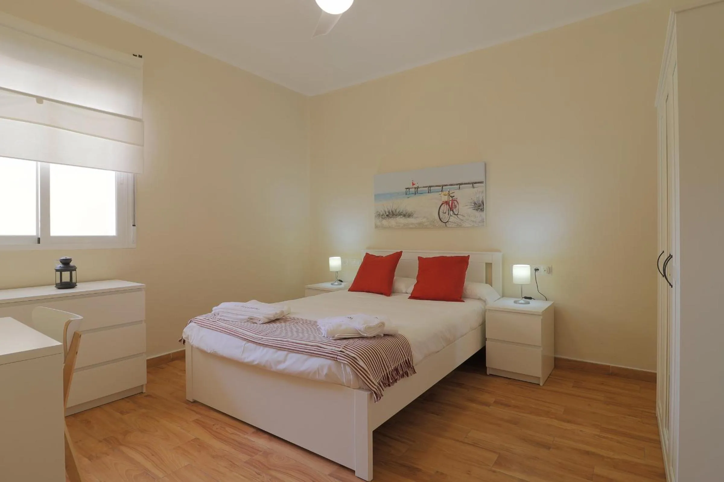 Bed in C102 - Huge and Stylish 5 Bedroom by the Center