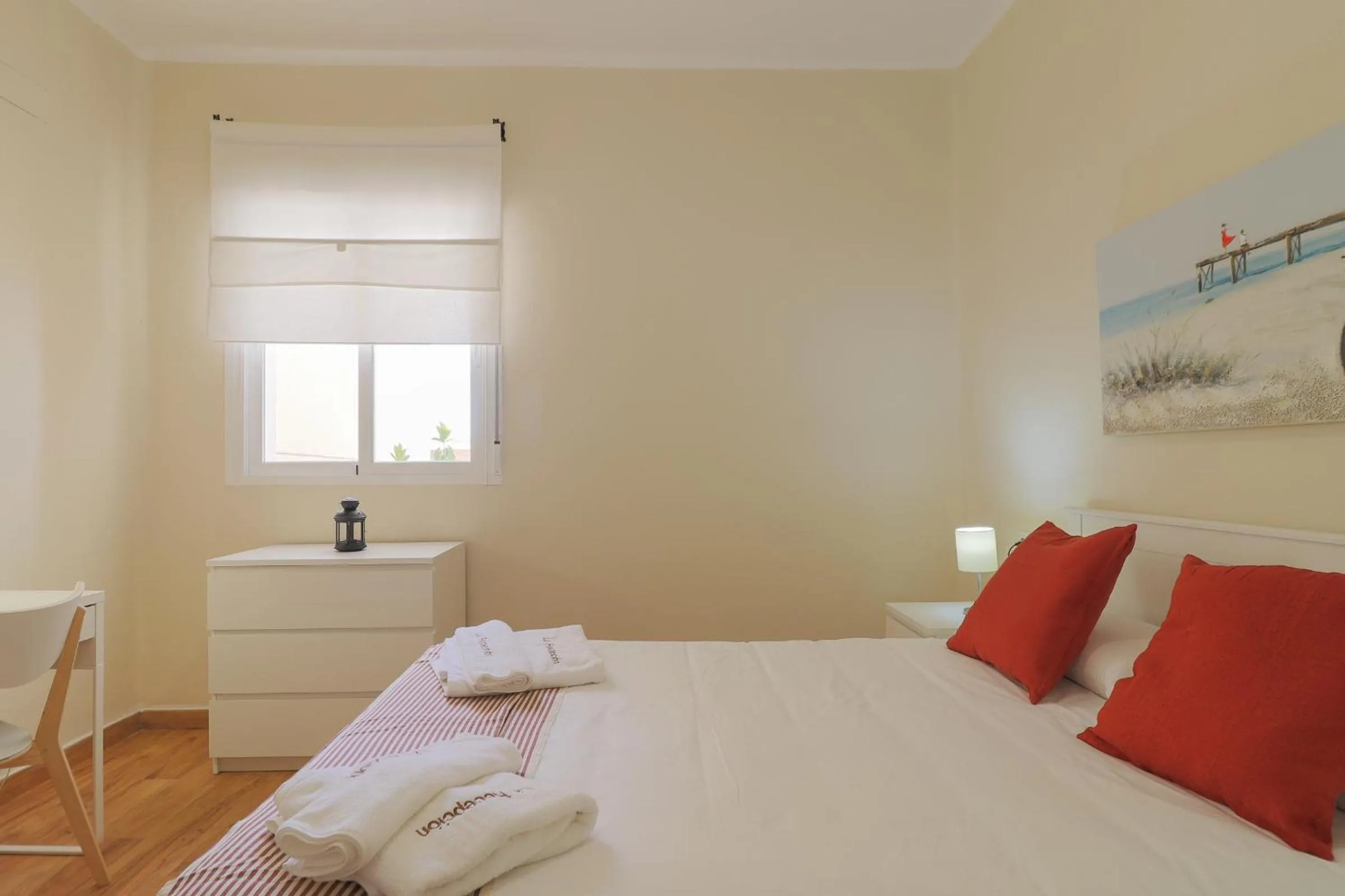 Bed in C102 - Huge and Stylish 5 Bedroom by the Center