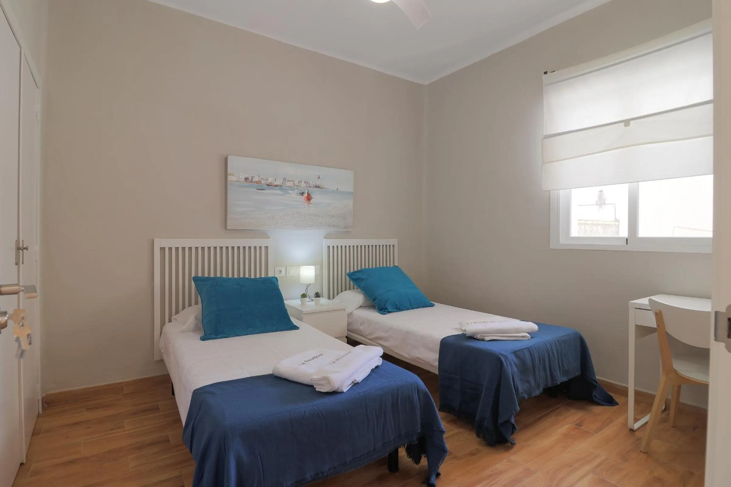 Bed in C102 - Huge and Stylish 5 Bedroom by the Center