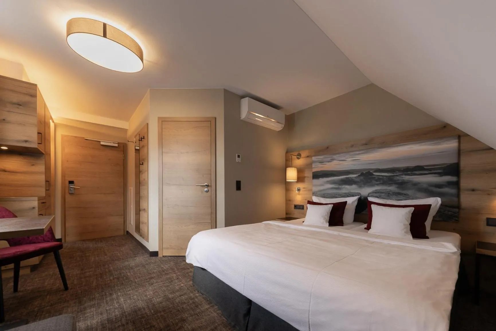 Photo of the whole room, Bed in Ringhotel Landhaus Nicolai "Hotel Garni"