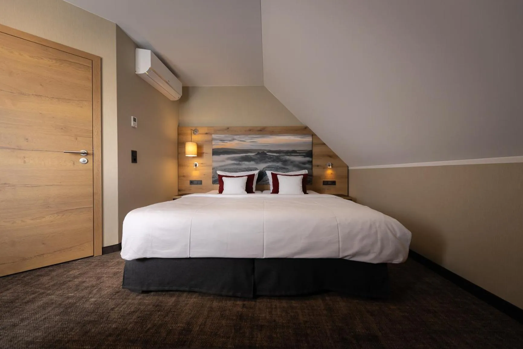 Photo of the whole room, Bed in Ringhotel Landhaus Nicolai "Hotel Garni"