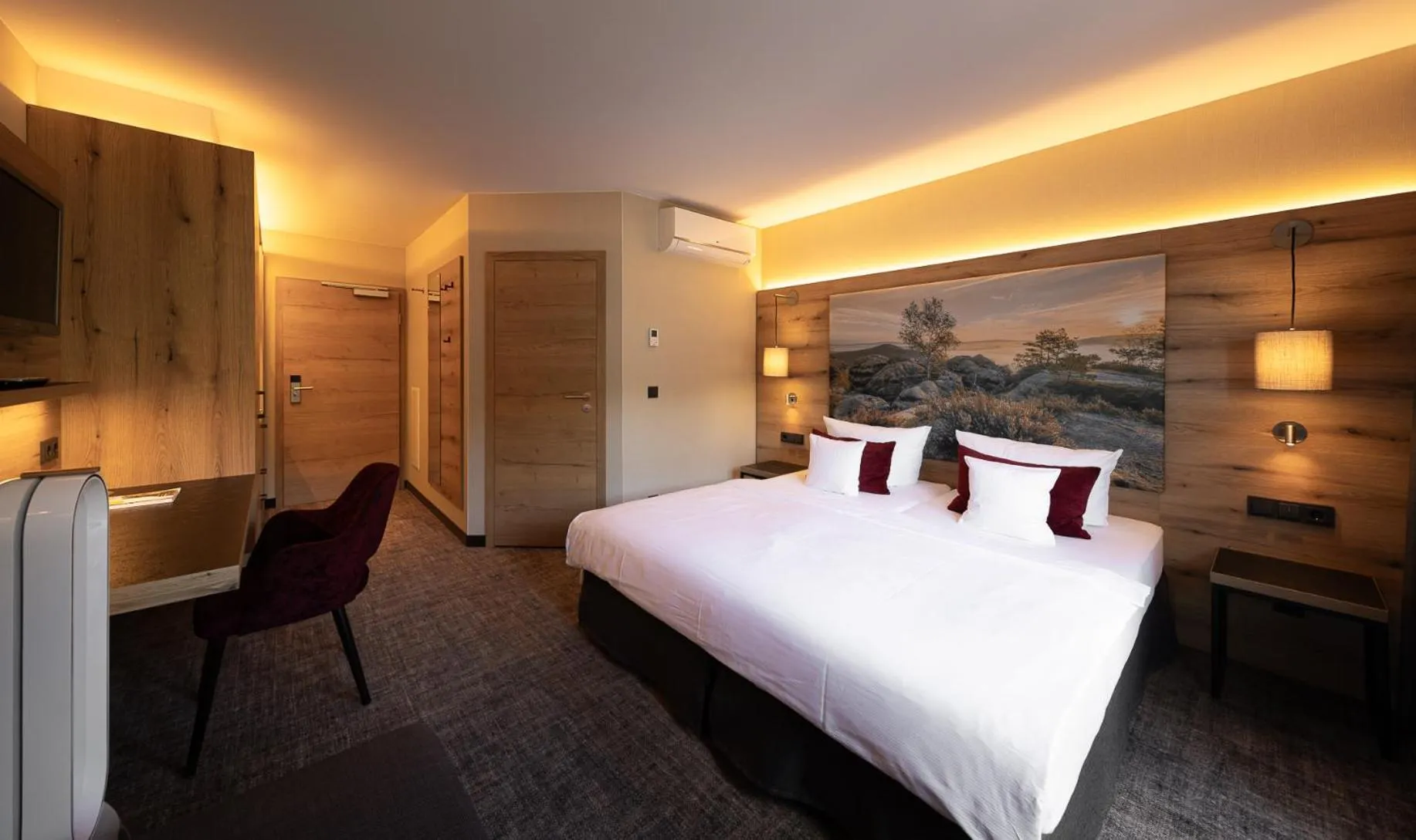 Photo of the whole room, Bed in Ringhotel Landhaus Nicolai "Hotel Garni"