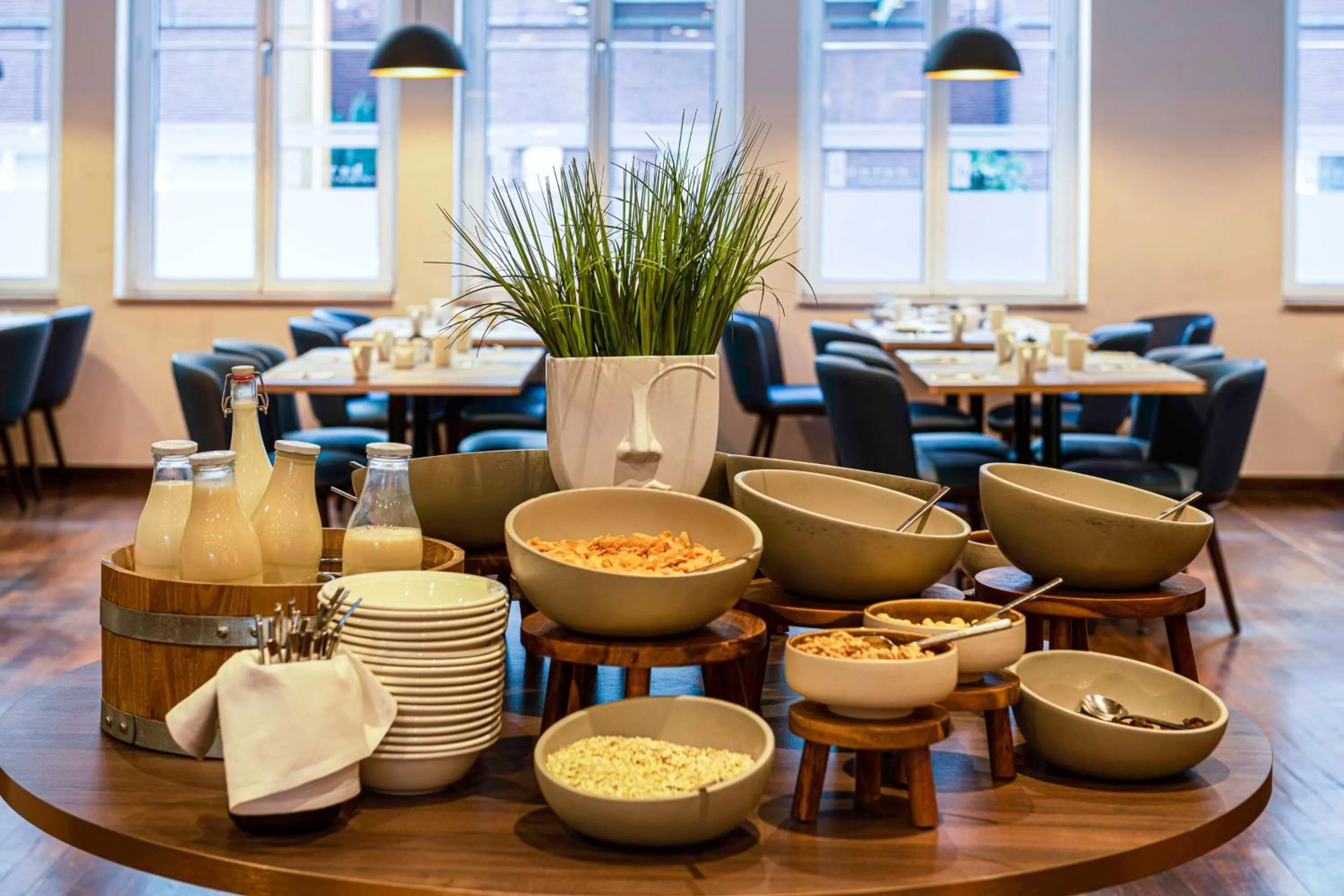 Restaurant/places to eat in Hilton Cologne