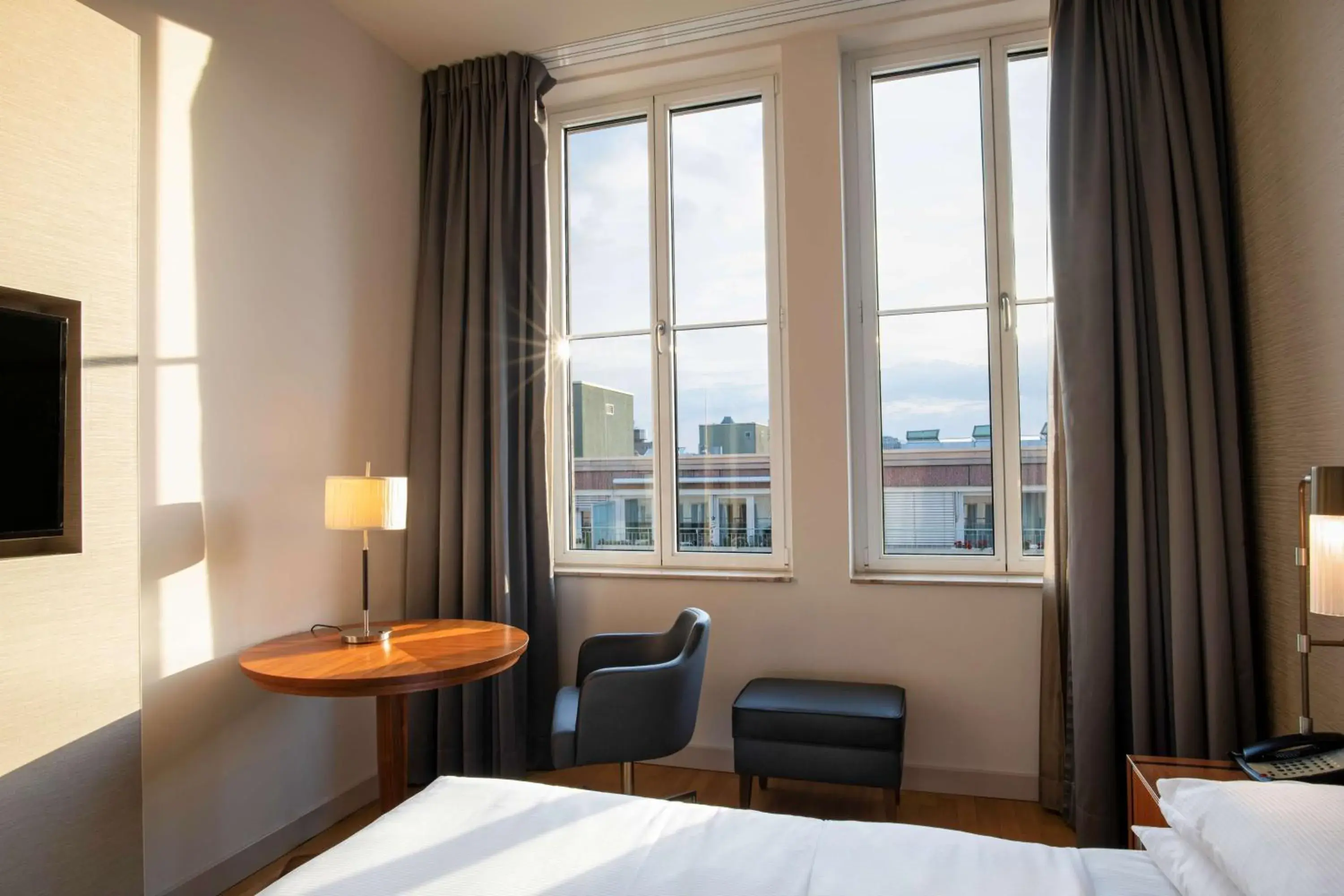 Bedroom, Bed in Hilton Cologne Bedroom, Bed in Hilton Cologne