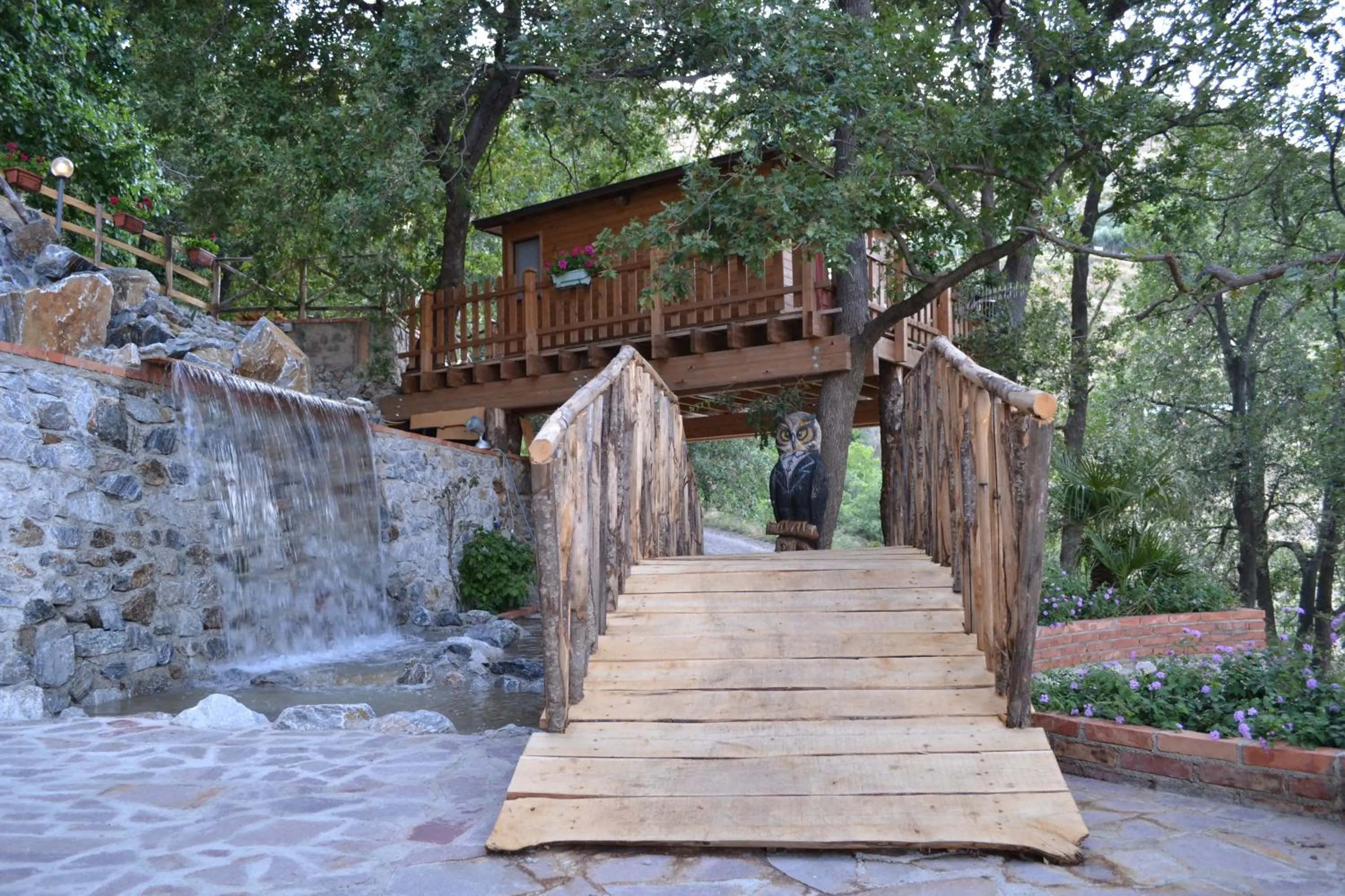 Property building in B & B Le Casette sull'albero di Villa Alba