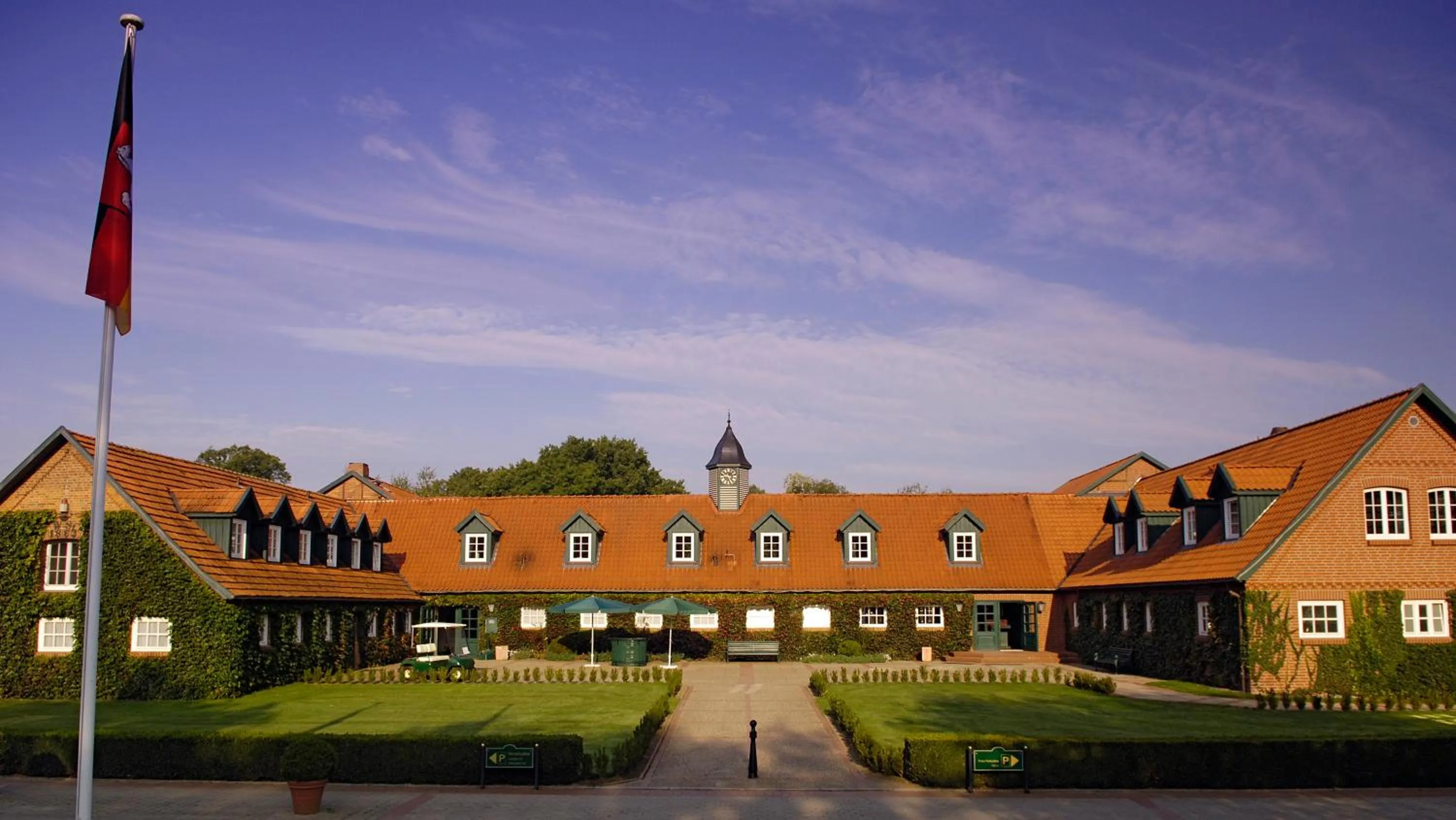 Property building in Schloss Lüdersburg Golf & Spa