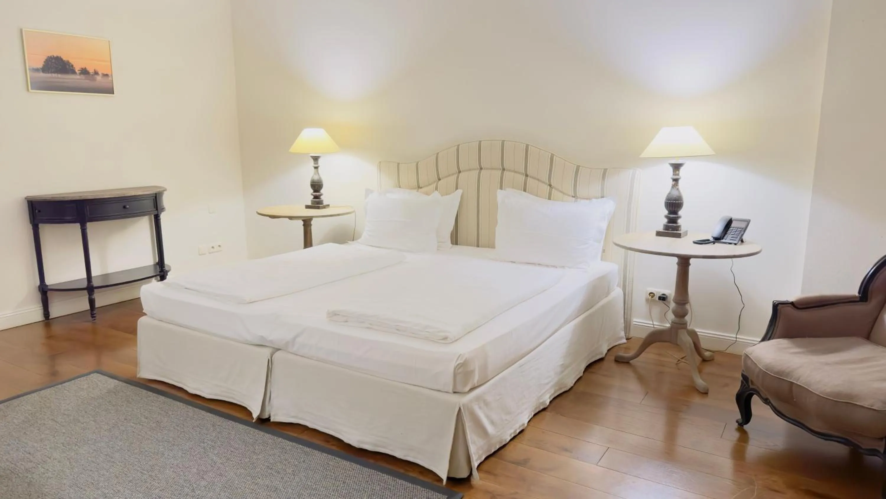 Bedroom, Bed in Schloss Lüdersburg Golf & Spa