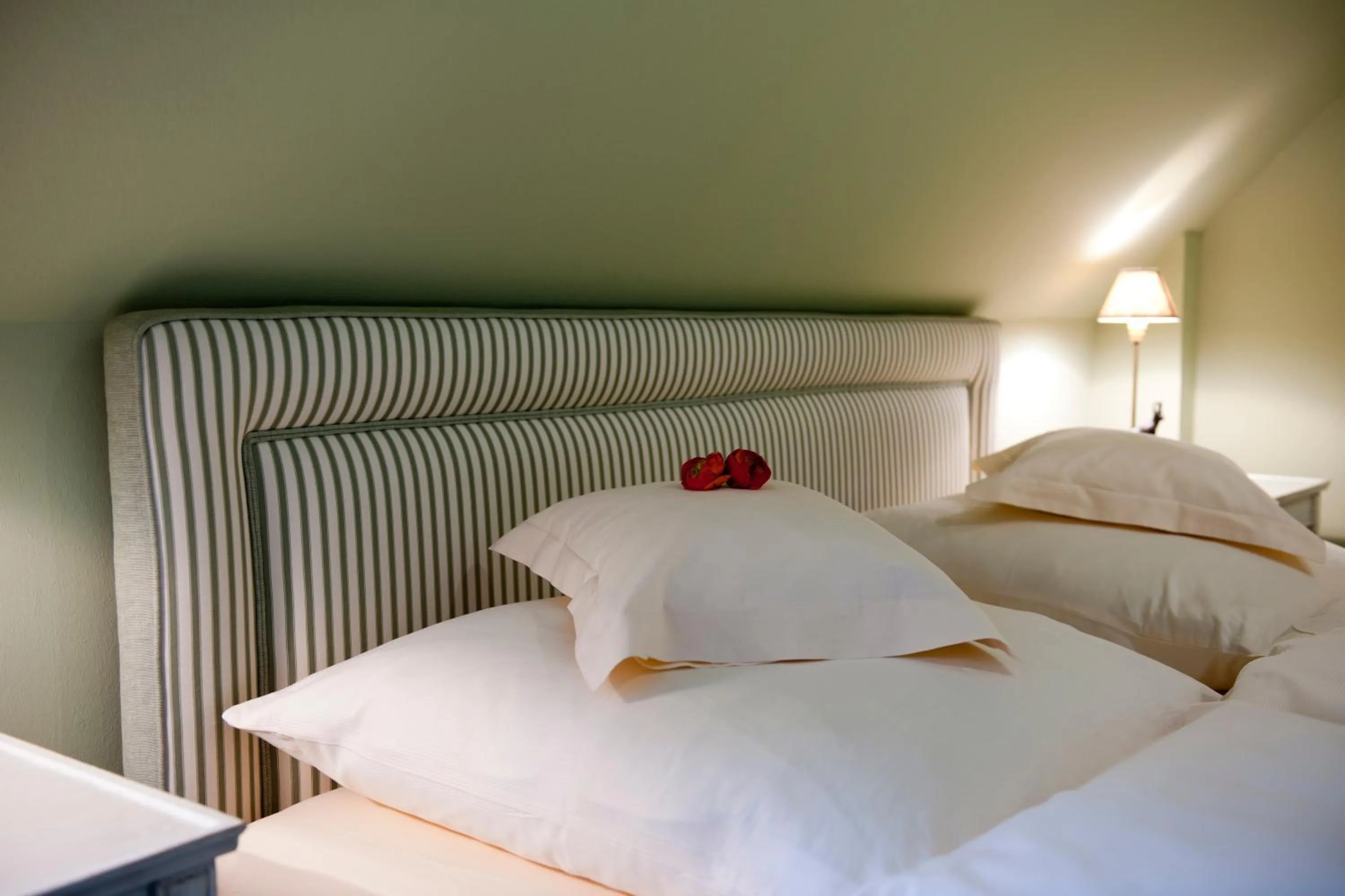 Decorative detail, Bed in Schloss Lüdersburg Golf & Spa