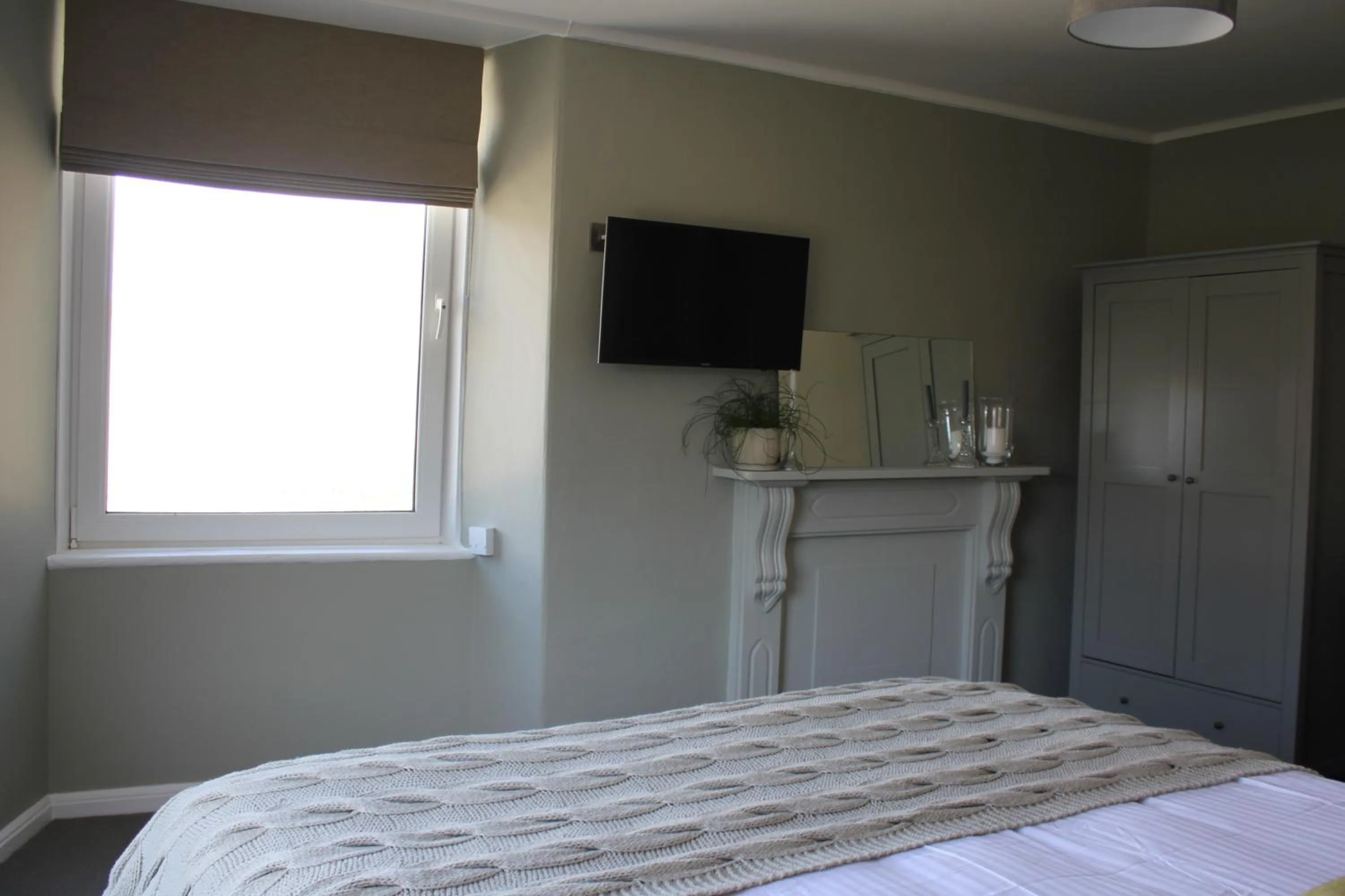 Bedroom, Bed in The Five Pilchards Inn