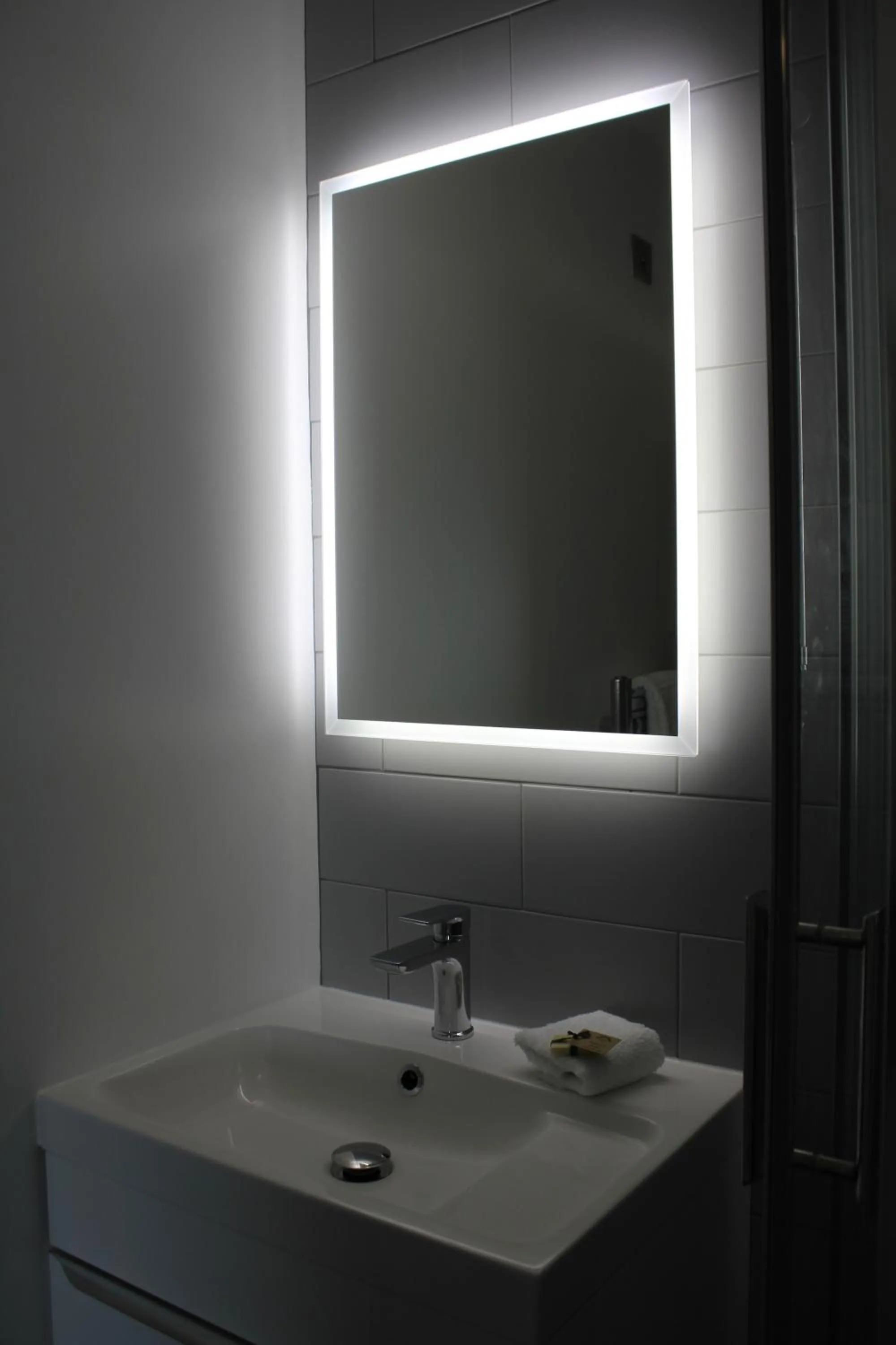 Bathroom in The Five Pilchards Inn