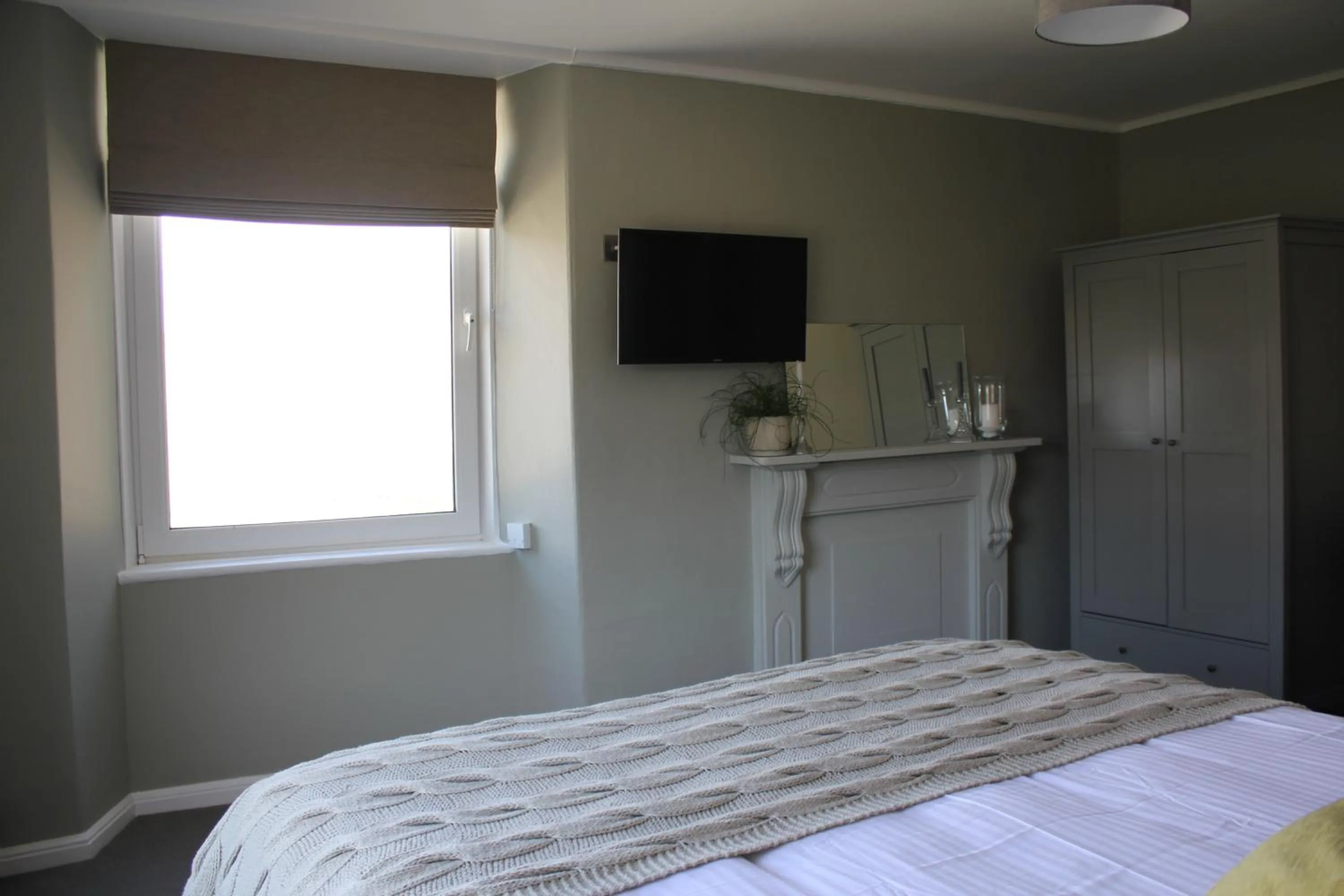 Bedroom, Bed in The Five Pilchards Inn