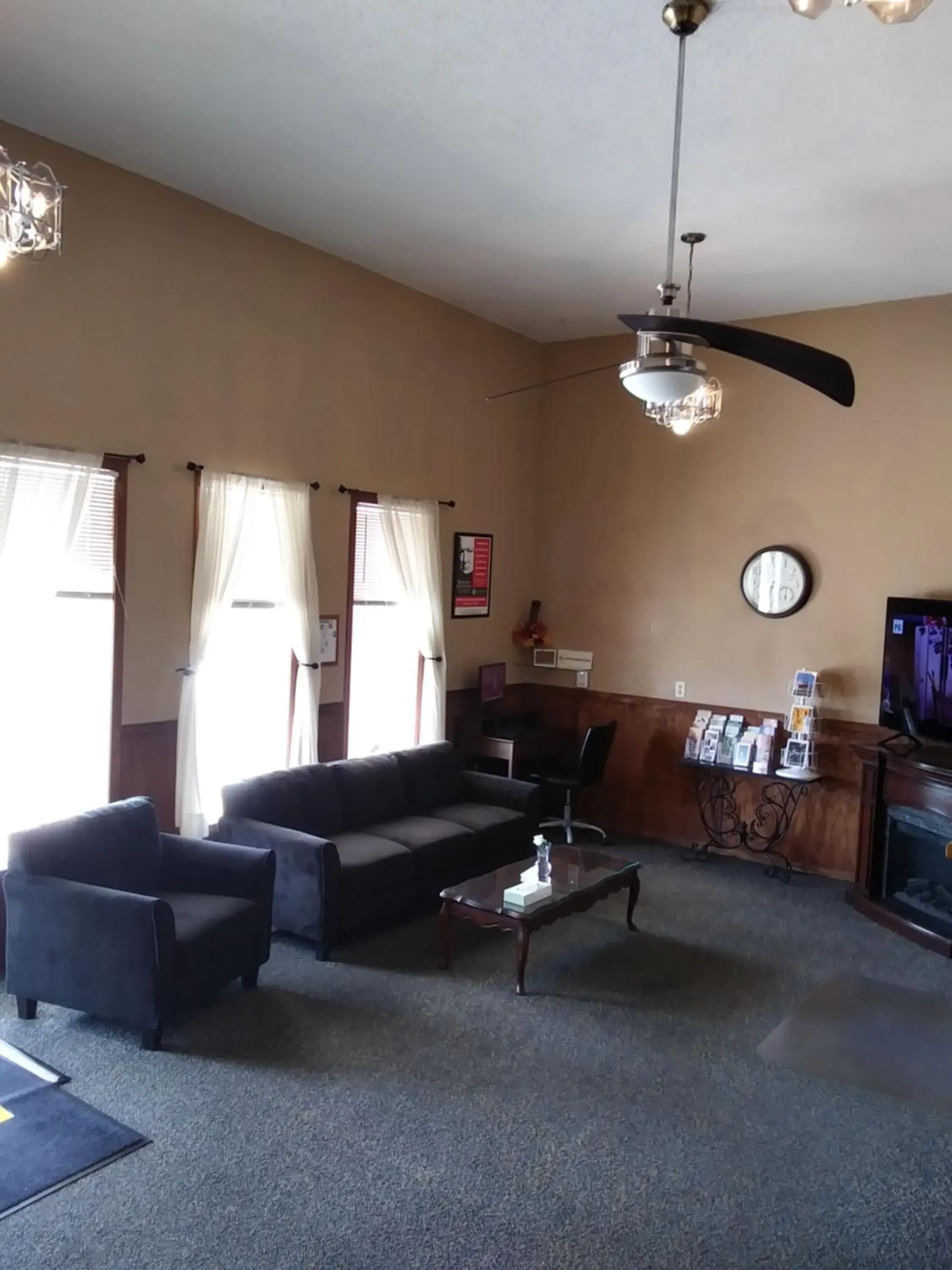 Amerihost Inn & Suites Amerihost Inn & Suites