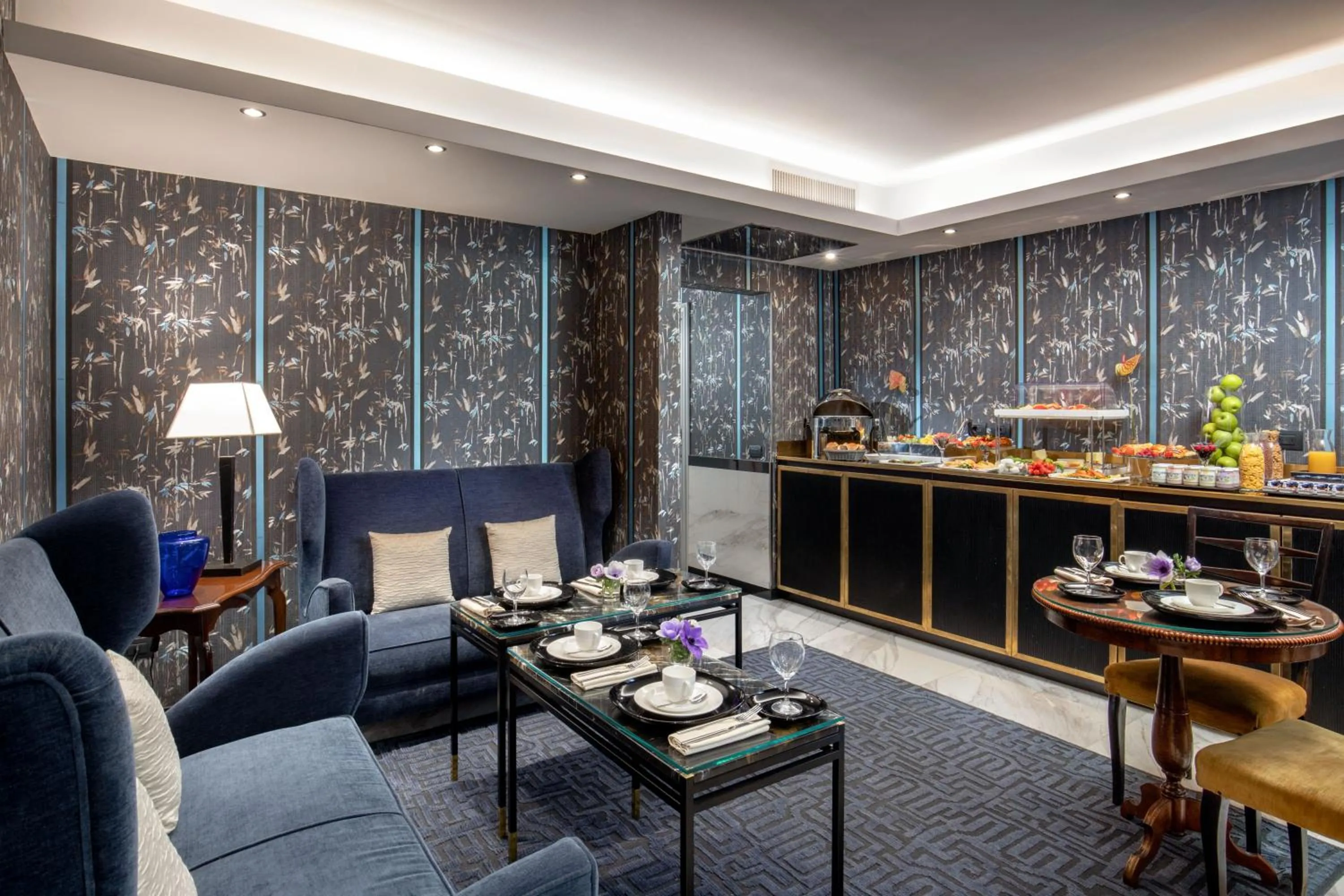 Restaurant/places to eat in The Inn at the Spanish Steps Luxury Collection - Mario De' Fiori Suite