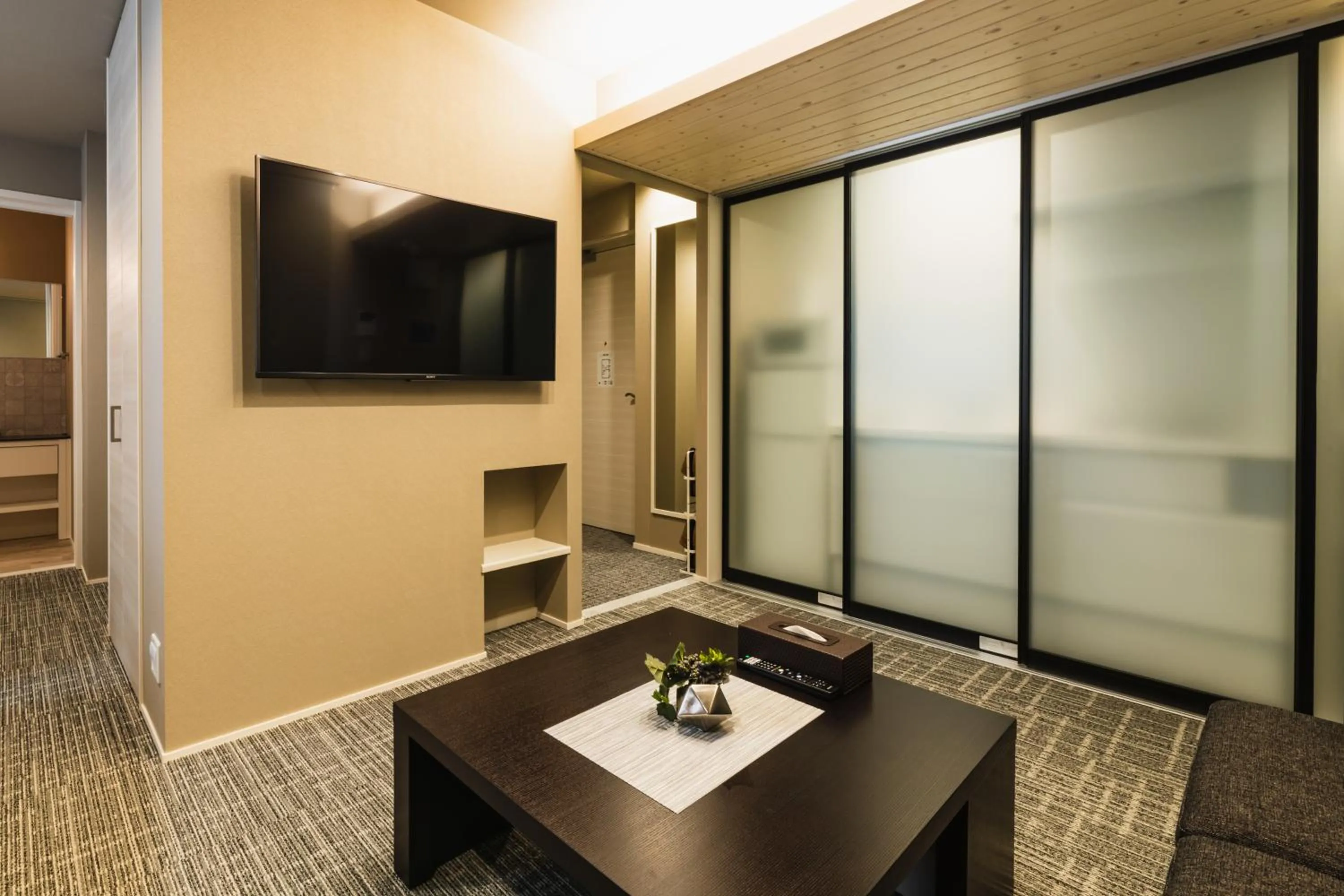 Photo of the whole room in GRAND BASE Yakuin Odori