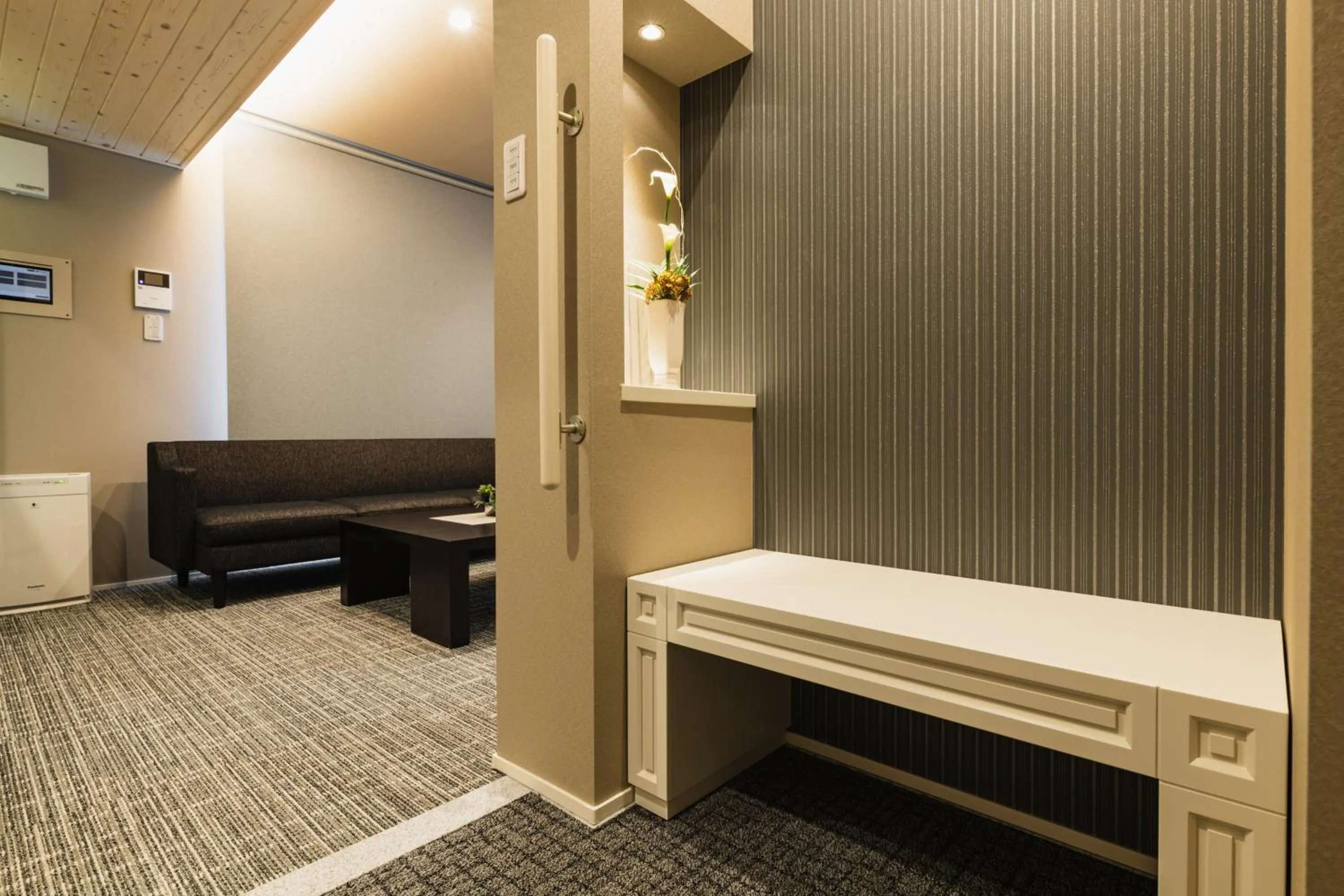 Photo of the whole room in GRAND BASE Yakuin Odori