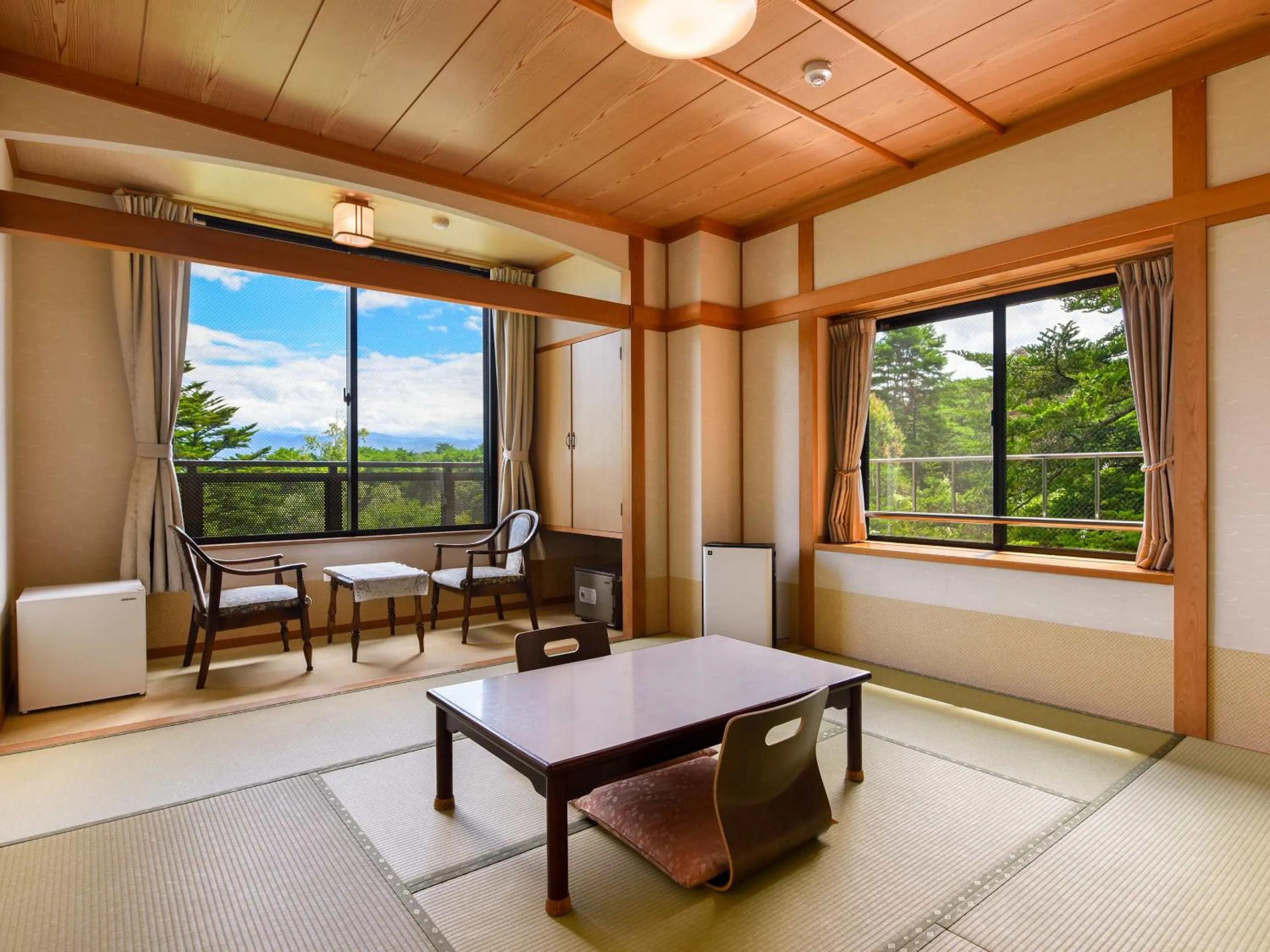 Photo of the whole room in Suzuranso
