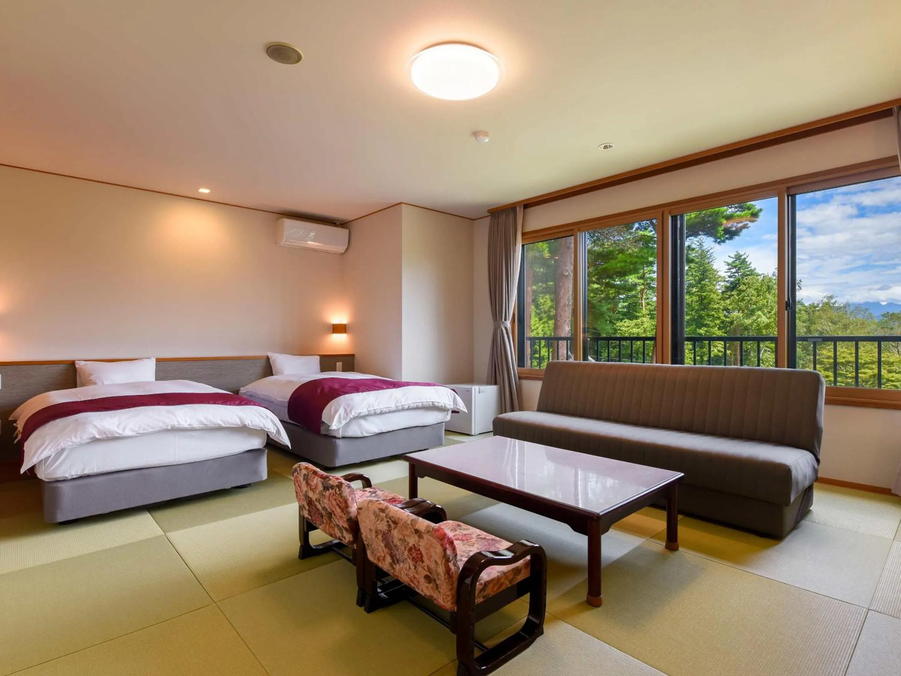 Photo of the whole room, Bed in Suzuranso
