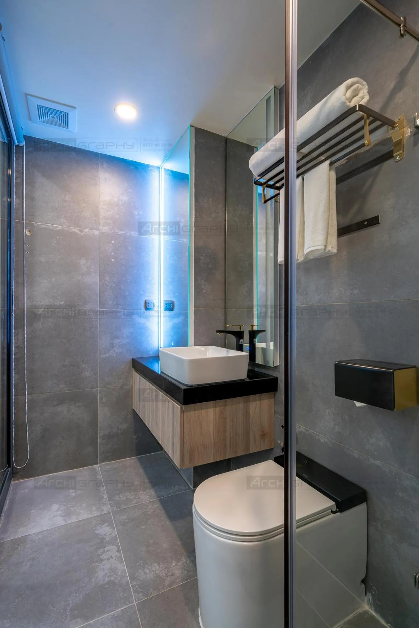 Shower in ELITE HOME