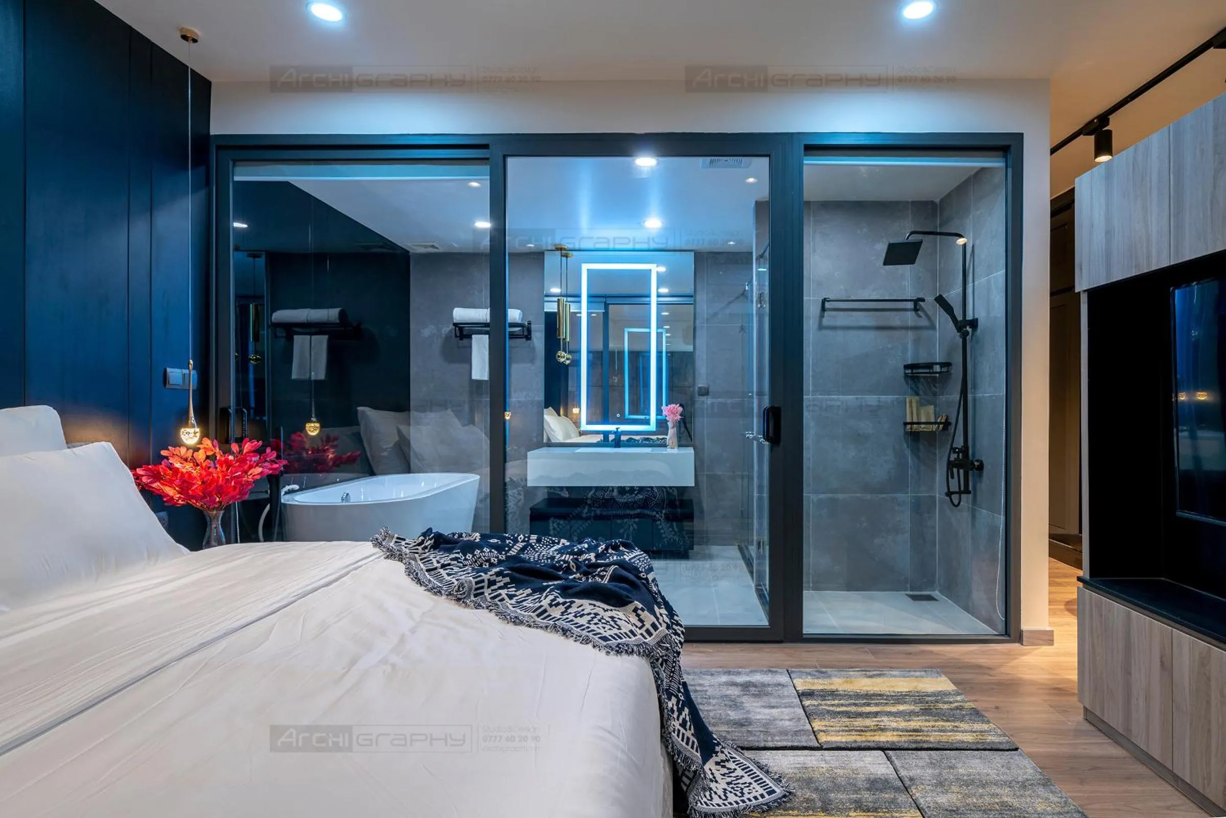 Shower, Bed in ELITE HOME