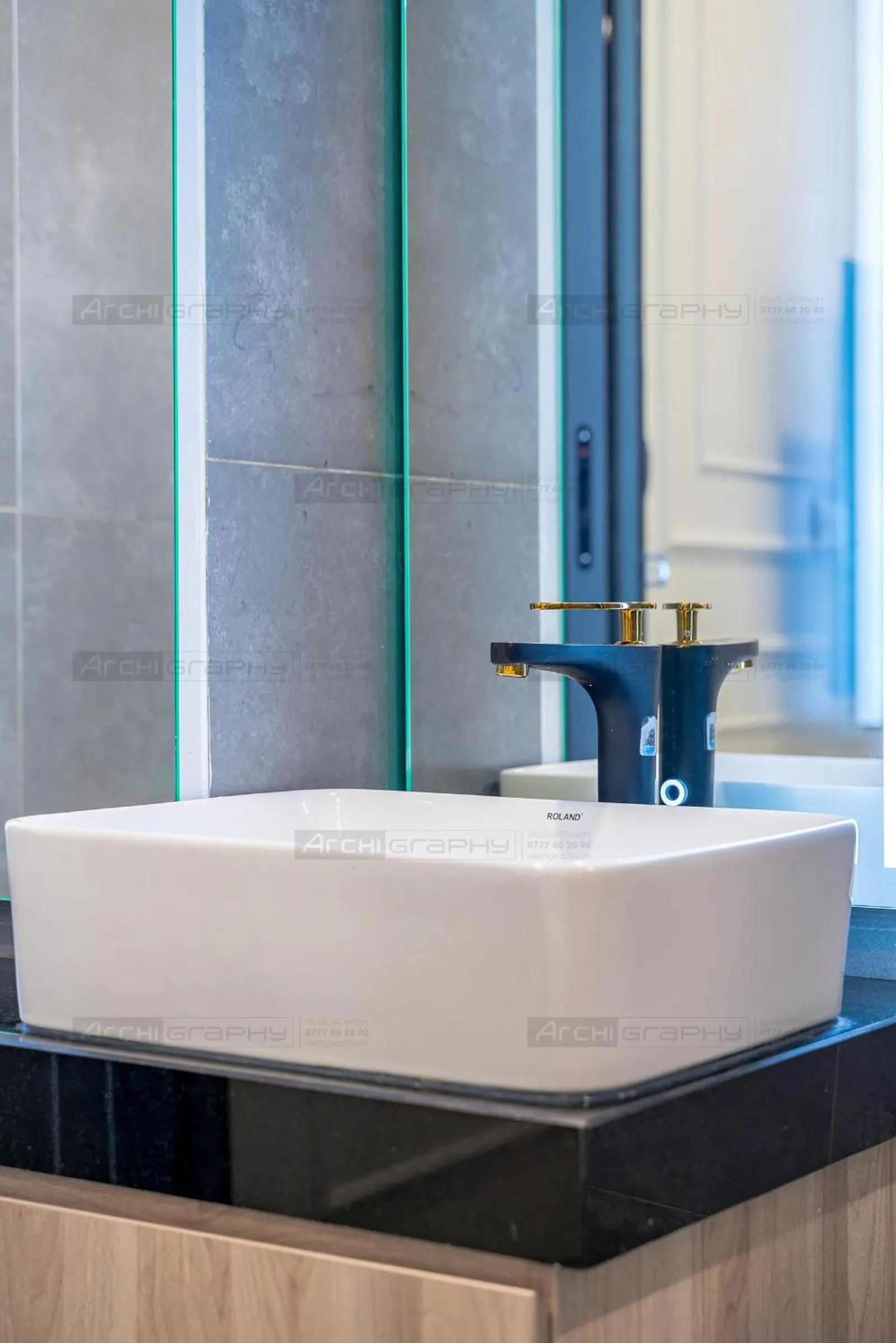Shower in ELITE HOME