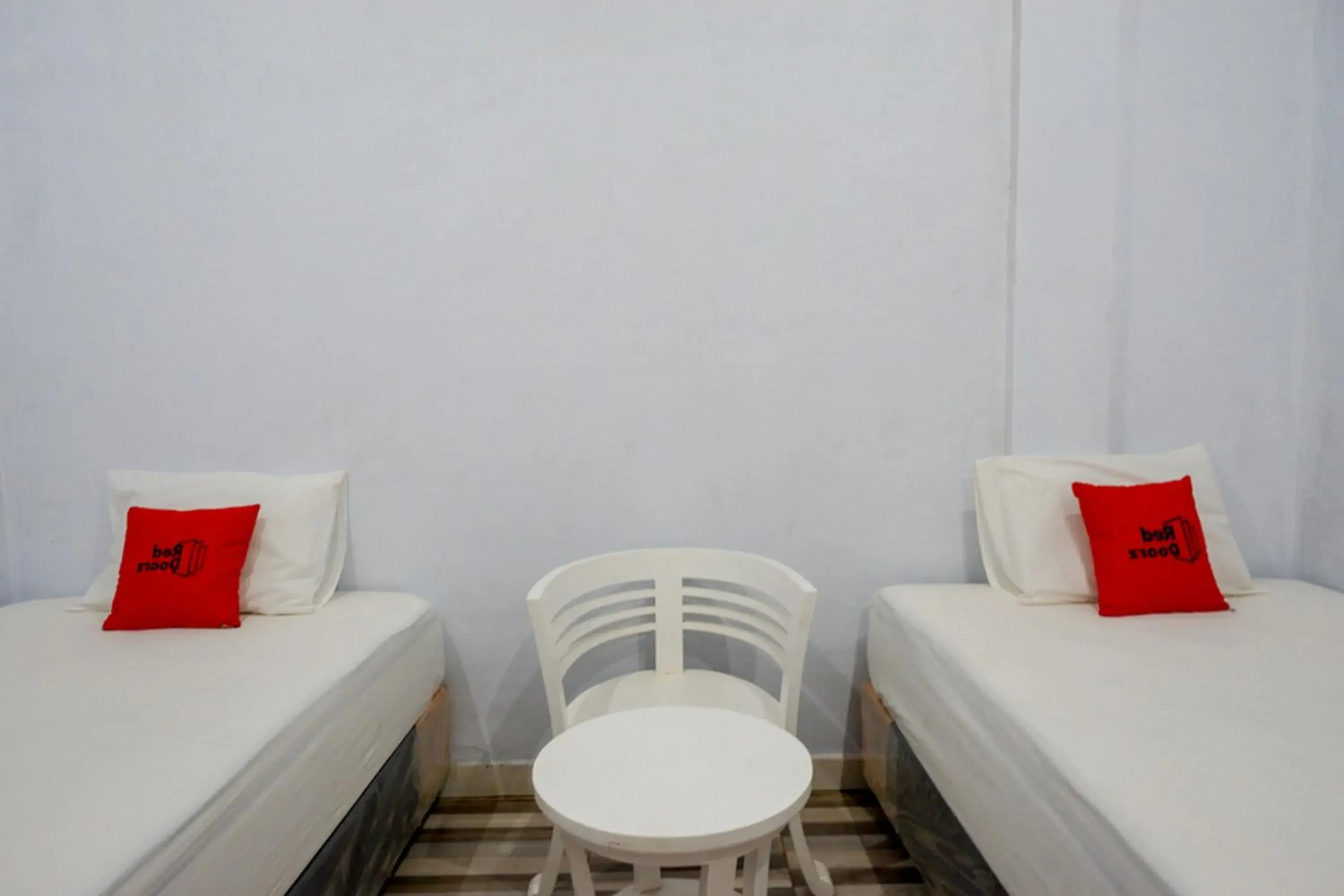 Breakfast, Bed in RedDoorz At Rantepao Toraja Utara Breakfast, Bed in RedDoorz At Rantepao Toraja Utara