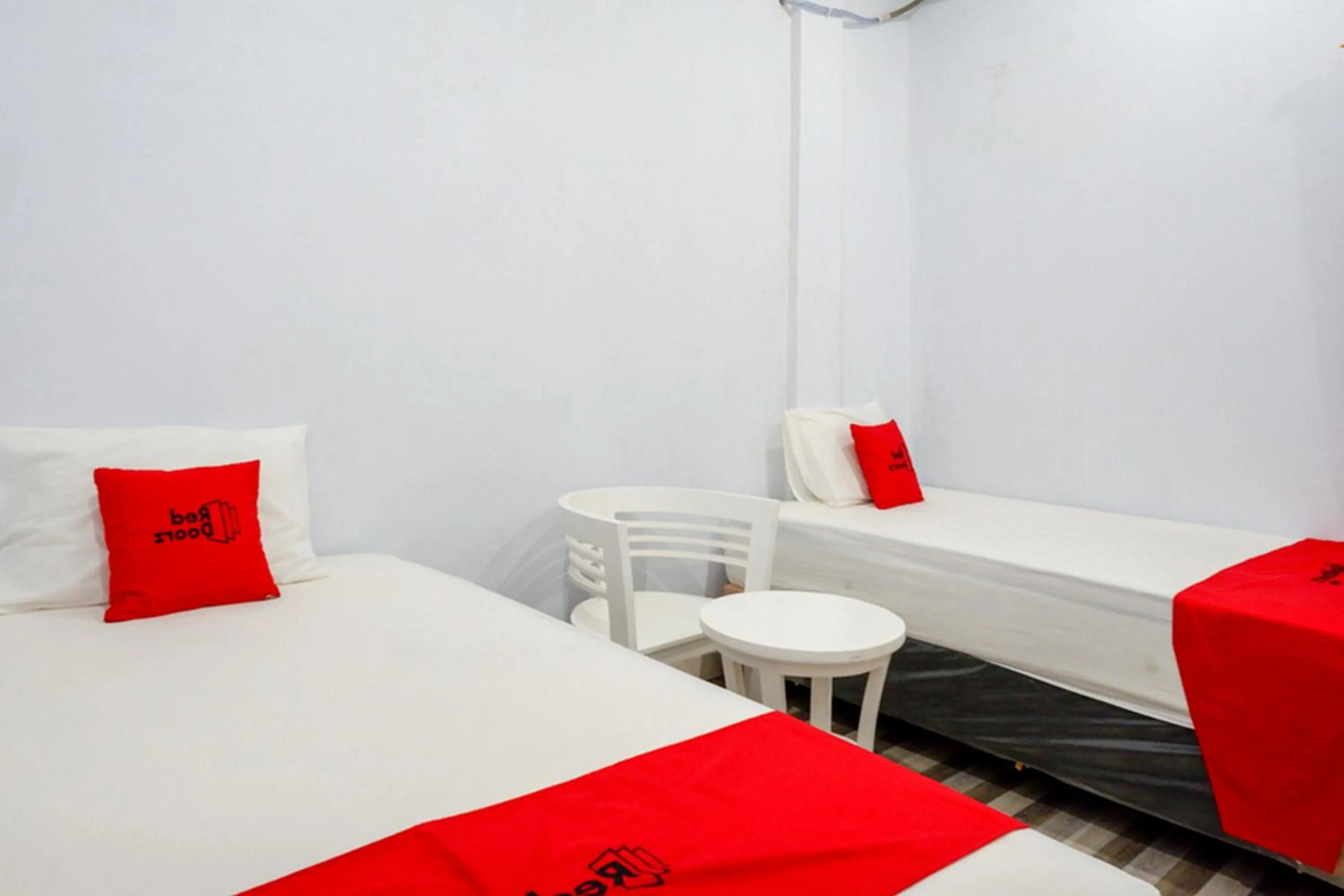 Bed in RedDoorz At Rantepao Toraja Utara