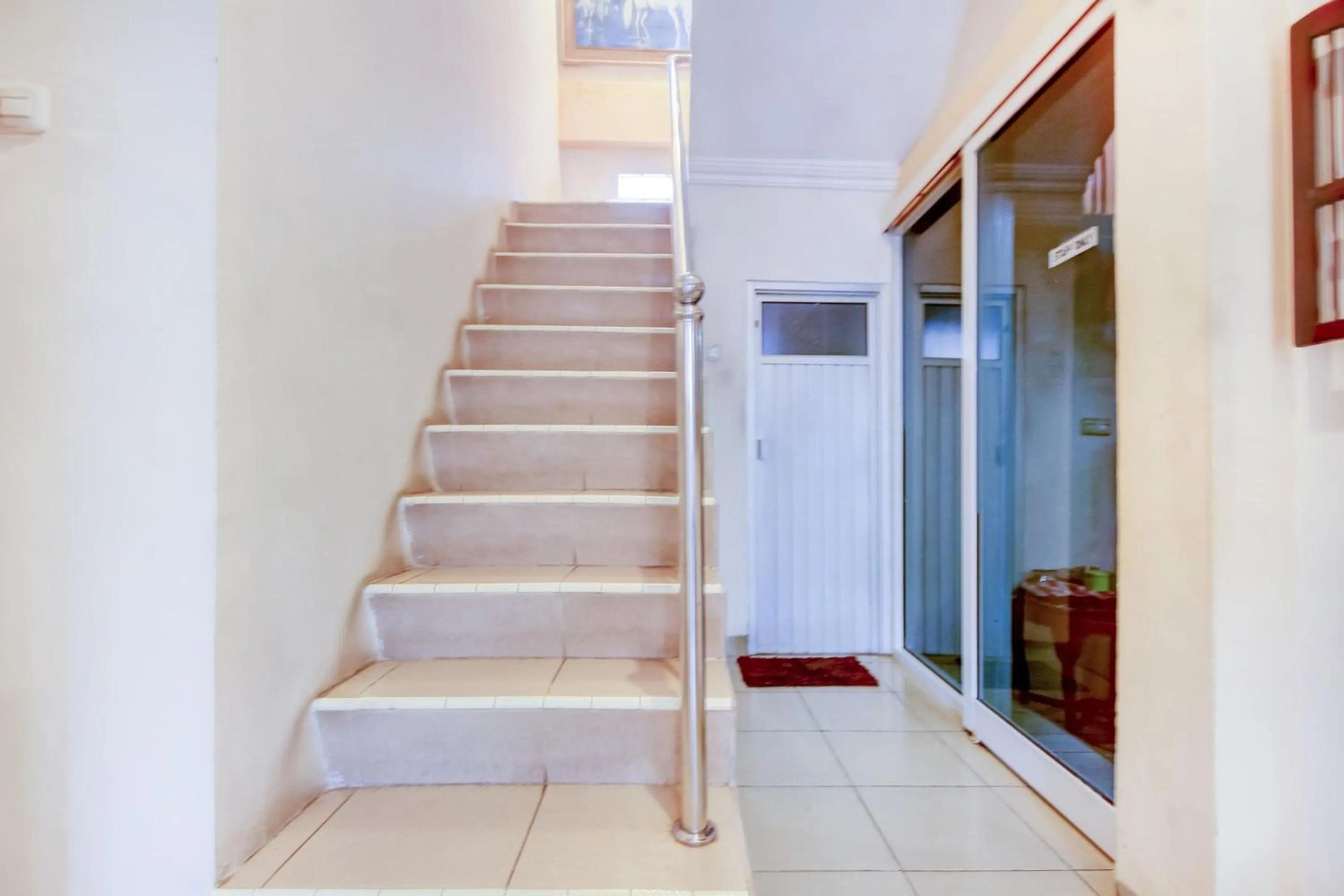 Lobby or reception in OYO Life 3606 Kost Kartini Syariah