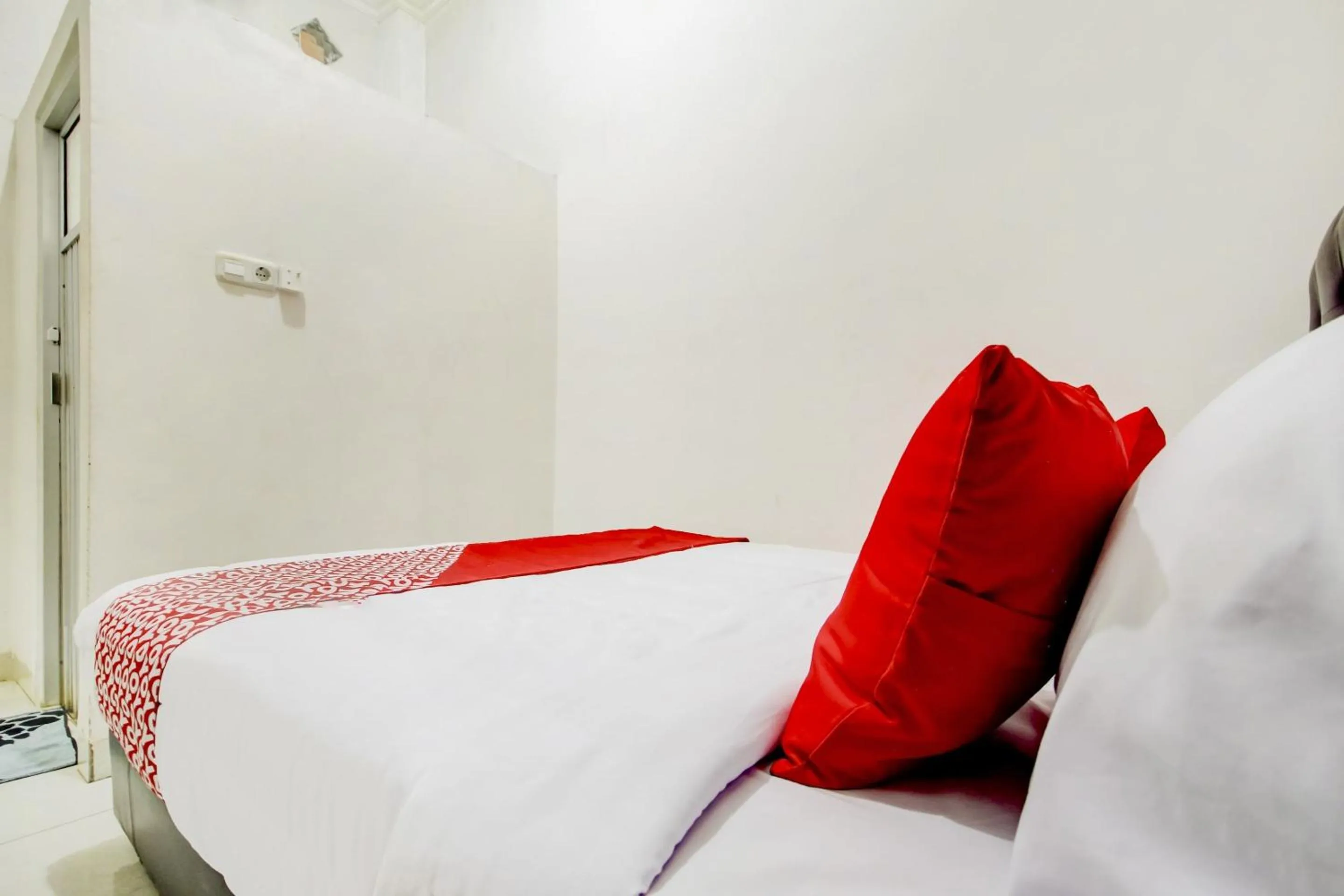 Bedroom, Bed in OYO Life 3606 Kost Kartini Syariah